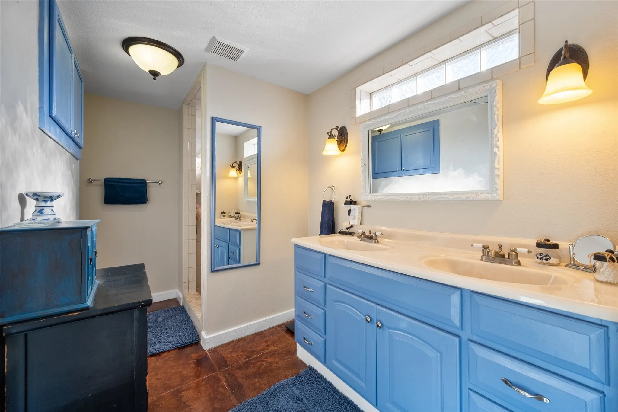 Single Family Residence For Sale in Navarro County , 5827 SE County Road 1095, Corsicana, Texas 75109, 3 Bedroom, 4 Bathroom, 2 Garage spaces, 1,597 Sqft, built in 2005, mls#21404744, Real Estate Agent in Corsicana, Homes For Sale in Navarro county, Homes For Sale in Corsicana, Realtor in Corsicana Texas, Real Estate Brokerage Independent Realty Texas, Luminita Cordes Realtor
