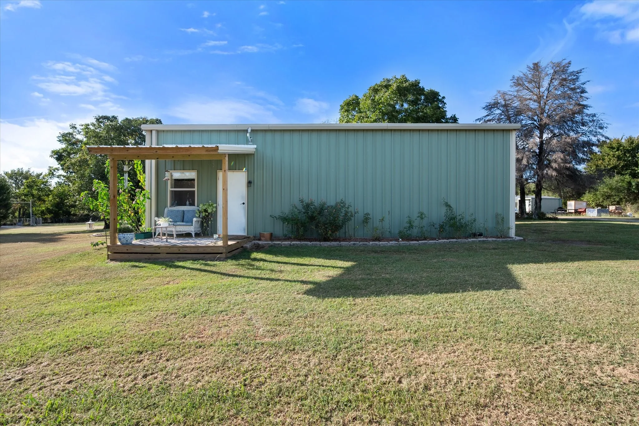 Single Family Residence For Sale in Navarro County , 5827 SE County Road 1095, Corsicana, Texas 75109, 3 Bedroom, 4 Bathroom, 2 Garage spaces, 1,597 Sqft, built in 2005, mls#21404744, Real Estate Agent in Corsicana, Homes For Sale in Navarro county, Homes For Sale in Corsicana, Realtor in Corsicana Texas, Real Estate Brokerage Independent Realty Texas, Luminita Cordes Realtor