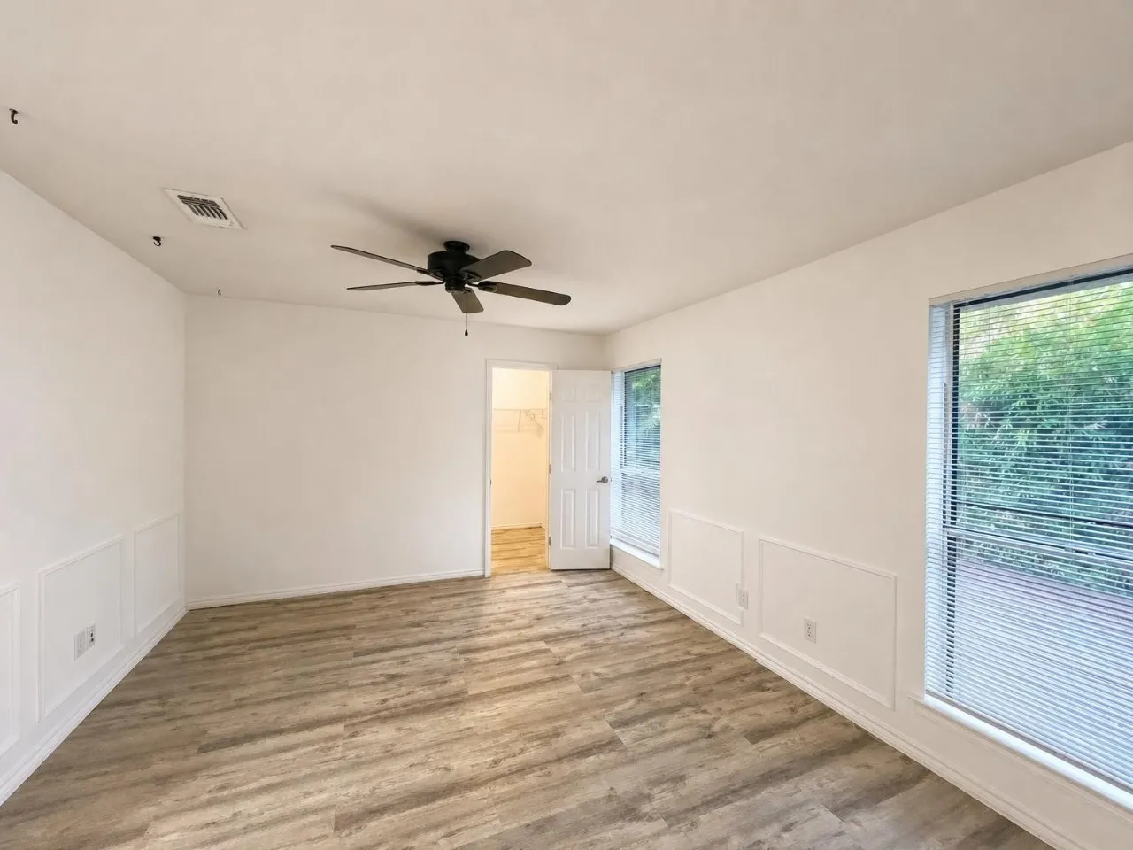 Single Family Residence For Rent in Tarrant County , 70 Legend Road, Benbrook, Texas 76132, 4 Bedroom, 3 Bathroom, 2 Garage spaces, 2,772 Sqft, built in 1985, mls#21407047, Real Estate Agent in Benbrook, Homes For Rent in Tarrant county, Homes For Rent in Benbrook, Realtor in Benbrook Texas, Real Estate Brokerage Independent Realty Texas, Luminita Cordes Realtor