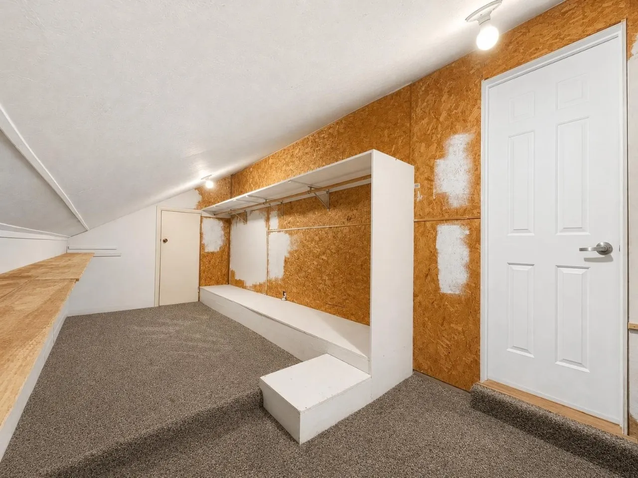 Single Family Residence For Rent in Tarrant County , 70 Legend Road, Benbrook, Texas 76132, 4 Bedroom, 3 Bathroom, 2 Garage spaces, 2,772 Sqft, built in 1985, mls#21407047, Real Estate Agent in Benbrook, Homes For Rent in Tarrant county, Homes For Rent in Benbrook, Realtor in Benbrook Texas, Real Estate Brokerage Independent Realty Texas, Luminita Cordes Realtor