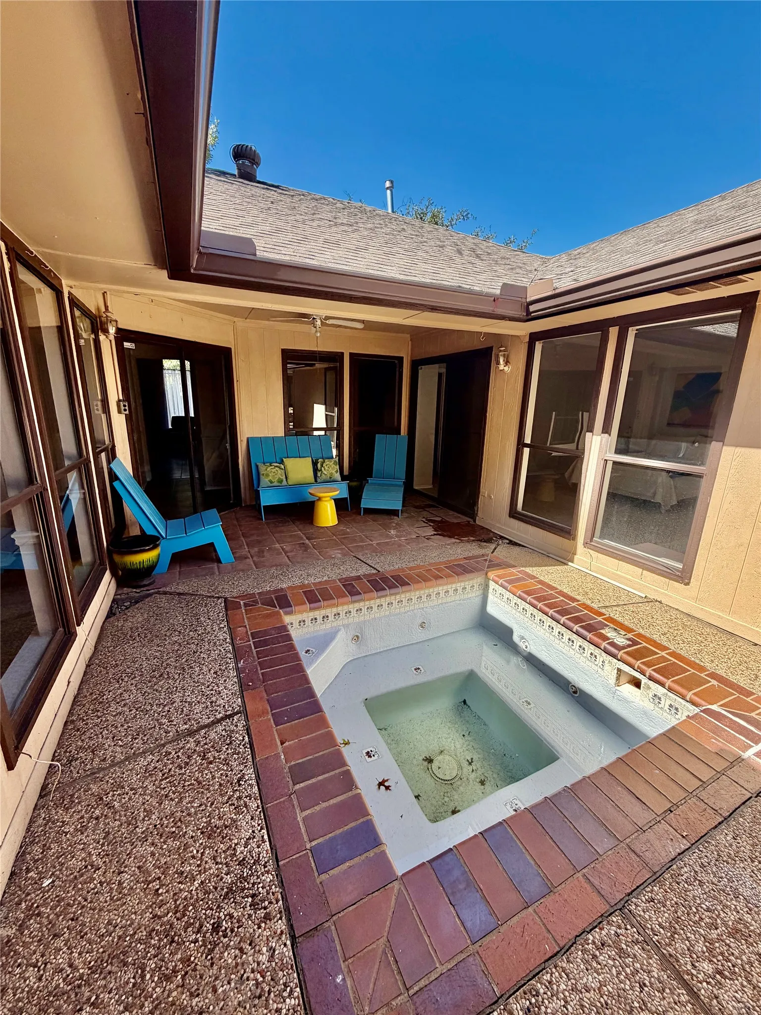 Single Family Residence For Sale in Denton County , 2712 Dali Drive, Dallas, Texas 75287, 3 Bedroom, 2 Bathroom, 2 Garage spaces, 1,557 Sqft, built in 1984, mls#21406434, Real Estate Agent in Dallas, Homes For Sale in Denton county, Homes For Sale in Dallas, Realtor in Dallas Texas, Real Estate Brokerage Independent Realty Texas, Luminita Cordes Realtor