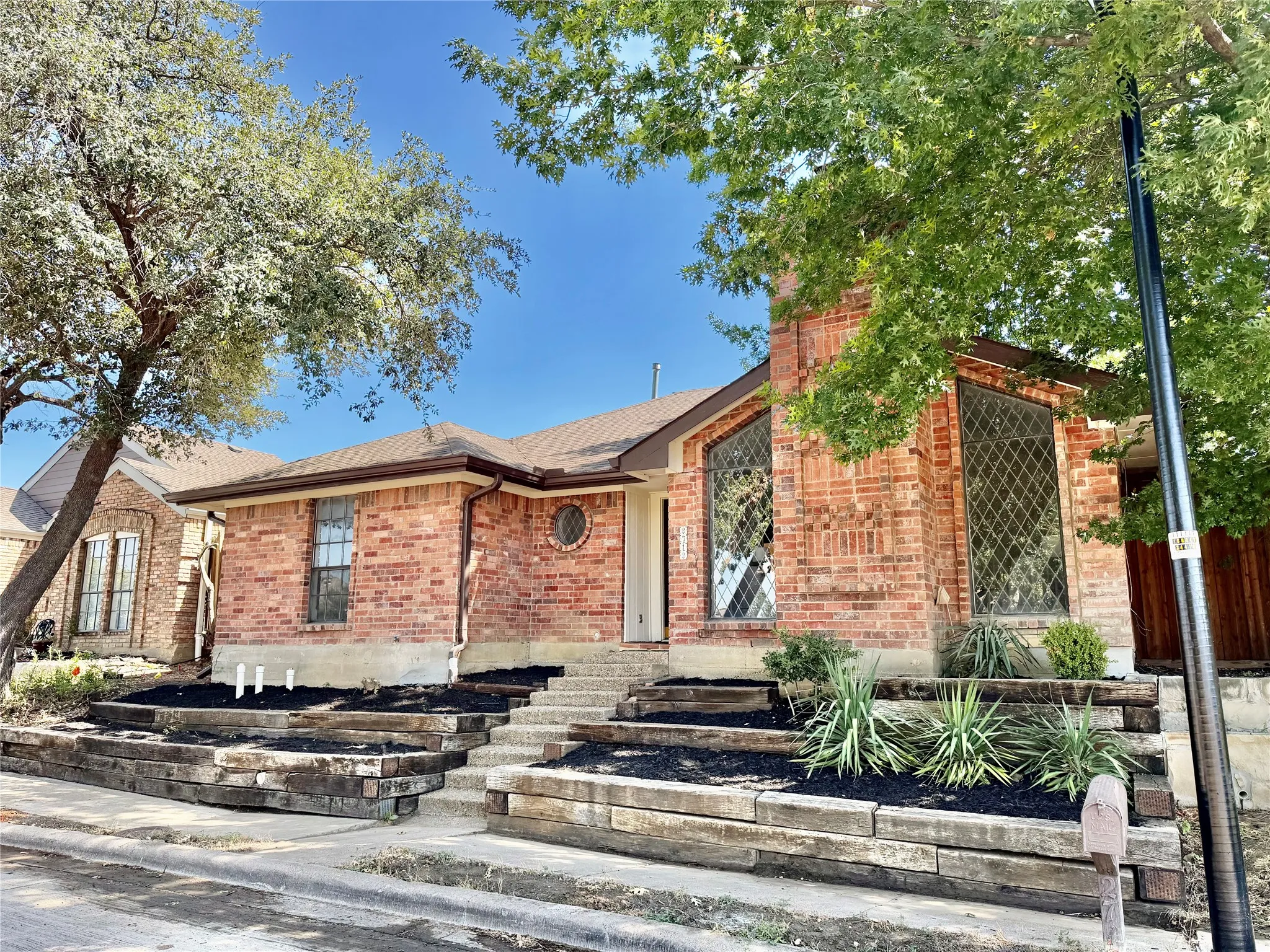 Single Family Residence For Sale in Denton County , 2712 Dali Drive, Dallas, Texas 75287, 3 Bedroom, 2 Bathroom, 2 Garage spaces, 1,557 Sqft, built in 1984, mls#21406434, Real Estate Agent in Dallas, Homes For Sale in Denton county, Homes For Sale in Dallas, Realtor in Dallas Texas, Real Estate Brokerage Independent Realty Texas, Luminita Cordes Realtor