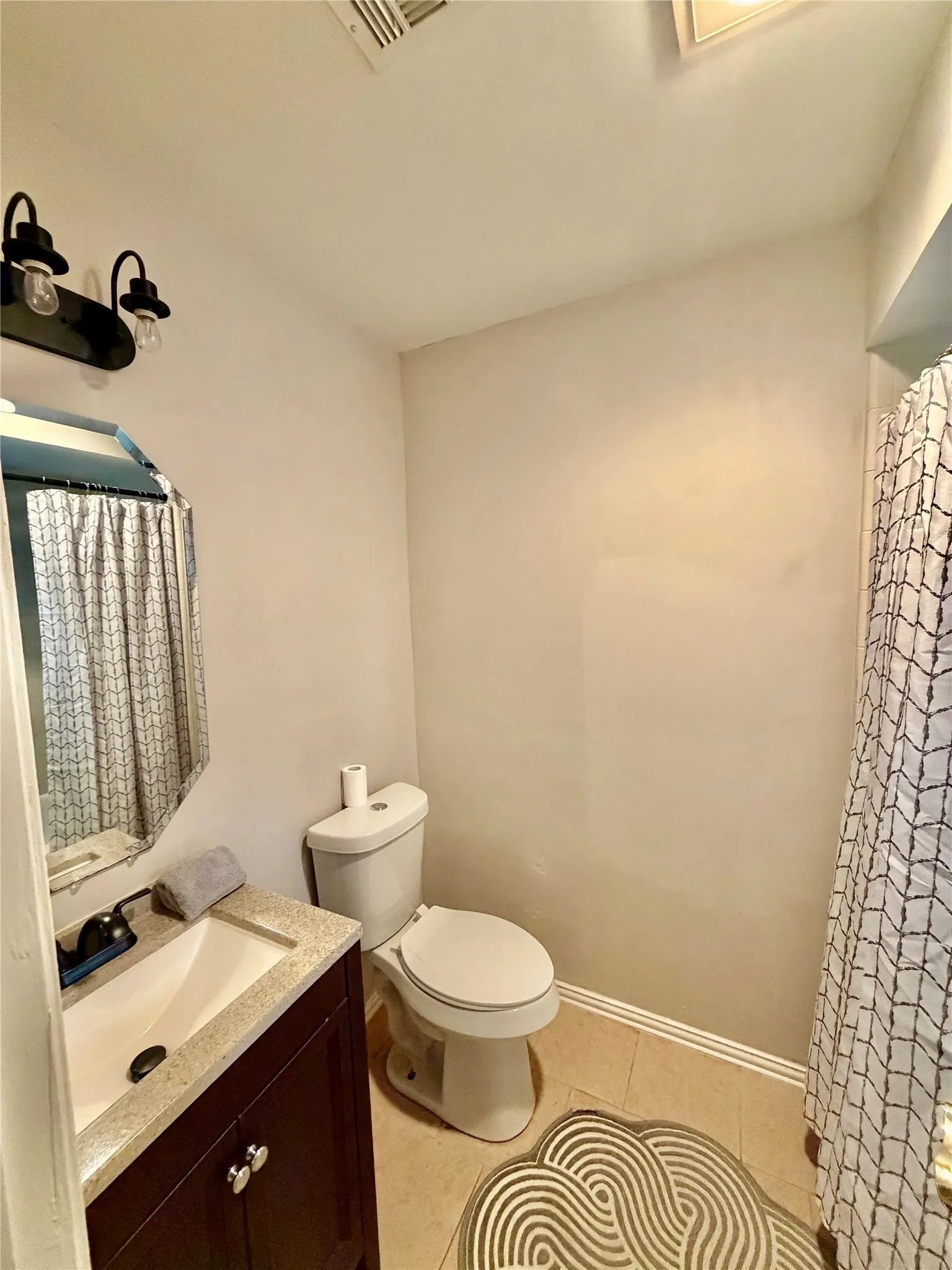 Single Family Residence For Sale in Denton County , 2712 Dali Drive, Dallas, Texas 75287, 3 Bedroom, 2 Bathroom, 2 Garage spaces, 1,557 Sqft, built in 1984, mls#21406434, Real Estate Agent in Dallas, Homes For Sale in Denton county, Homes For Sale in Dallas, Realtor in Dallas Texas, Real Estate Brokerage Independent Realty Texas, Luminita Cordes Realtor