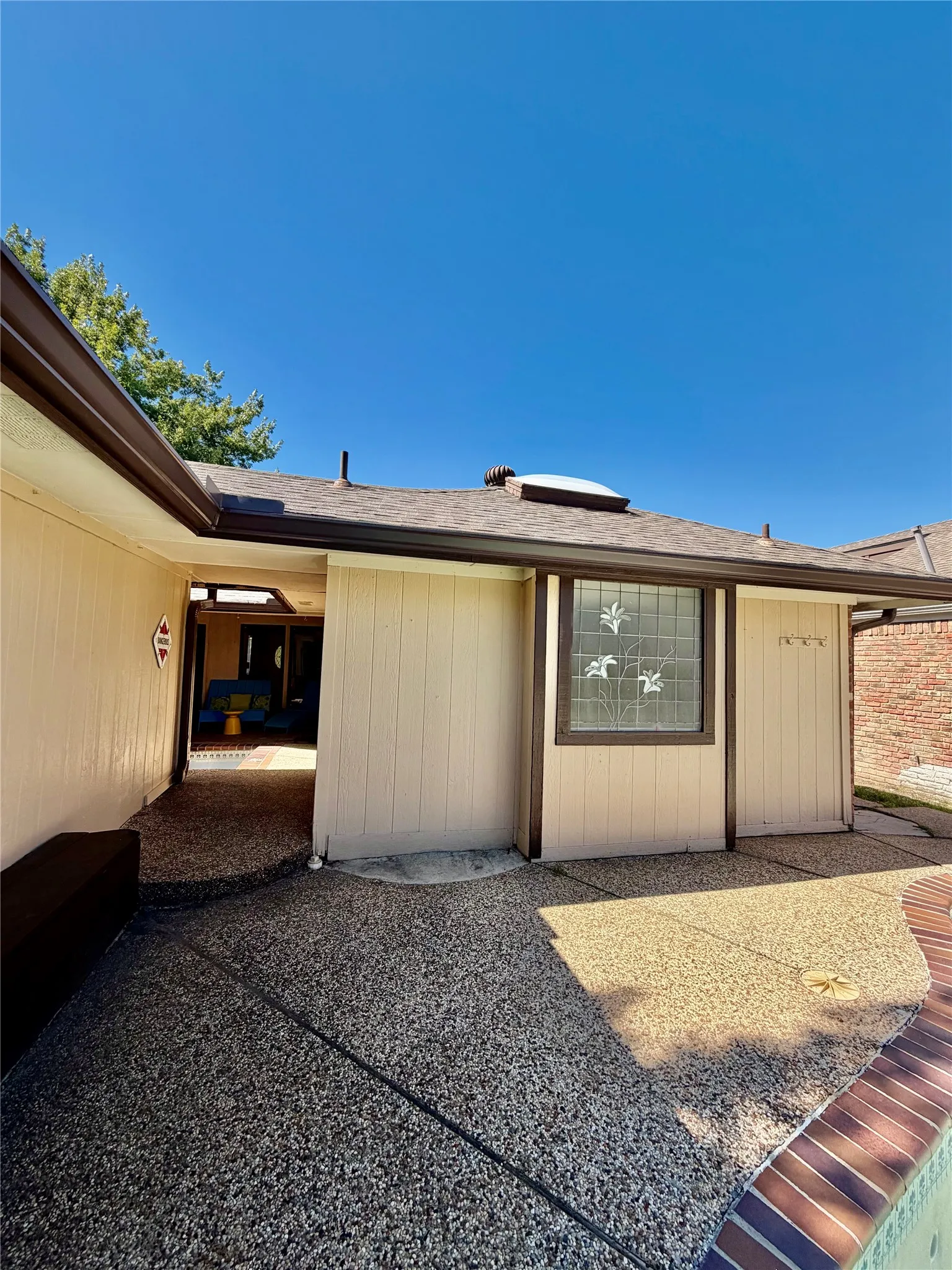 Single Family Residence For Sale in Denton County , 2712 Dali Drive, Dallas, Texas 75287, 3 Bedroom, 2 Bathroom, 2 Garage spaces, 1,557 Sqft, built in 1984, mls#21406434, Real Estate Agent in Dallas, Homes For Sale in Denton county, Homes For Sale in Dallas, Realtor in Dallas Texas, Real Estate Brokerage Independent Realty Texas, Luminita Cordes Realtor
