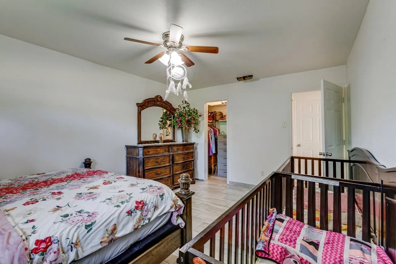 Single Family Residence For Sale in Dallas County , 226 Springbranch Drive, Garland, Texas 75043, 3 Bedroom, 2 Bathroom, 2 Garage spaces, 1,271 Sqft, built in 1971, mls#21404410, Real Estate Agent in Garland, Homes For Sale in Dallas county, Homes For Sale in Garland, Realtor in Garland Texas, Real Estate Brokerage Independent Realty Texas, Luminita Cordes Realtor