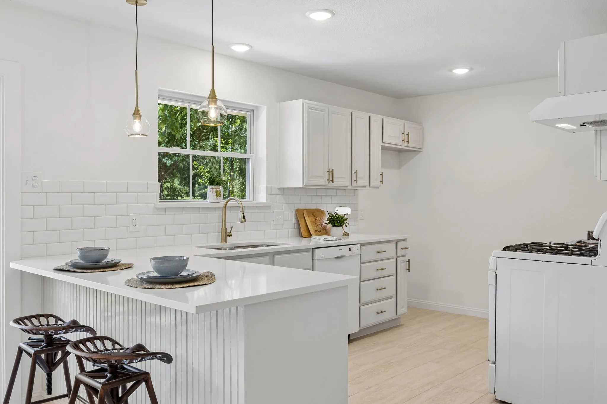 Love the view from this kitchen sink while you clean or prepare dinner.  Makes you forget you are just a 15 minute drive to the center of the city.