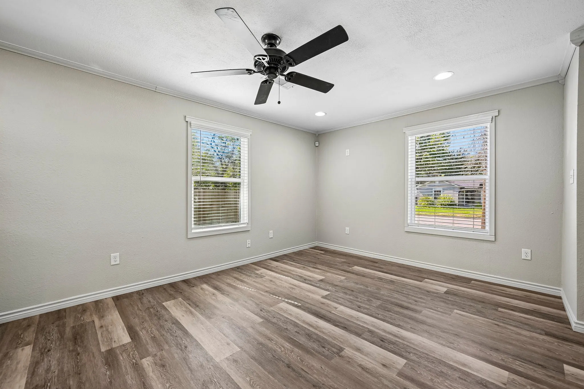 Single Family Residence For Sale in Grayson County , 1617 N Binkley, Sherman, Texas 75020, 3 Bedroom, 2 Bathroom, 2 Garage spaces, 1,426 Sqft, built in 1950, mls#21405676, Real Estate Agent in Sherman, Homes For Sale in Grayson county, Homes For Sale in Sherman, Realtor in Sherman Texas, Real Estate Brokerage Independent Realty Texas, Luminita Cordes Realtor