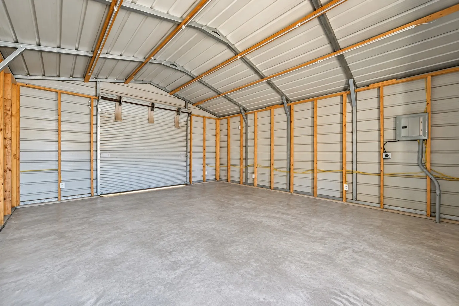Single Family Residence For Sale in Grayson County , 1617 N Binkley, Sherman, Texas 75020, 3 Bedroom, 2 Bathroom, 2 Garage spaces, 1,426 Sqft, built in 1950, mls#21405676, Real Estate Agent in Sherman, Homes For Sale in Grayson county, Homes For Sale in Sherman, Realtor in Sherman Texas, Real Estate Brokerage Independent Realty Texas, Luminita Cordes Realtor
