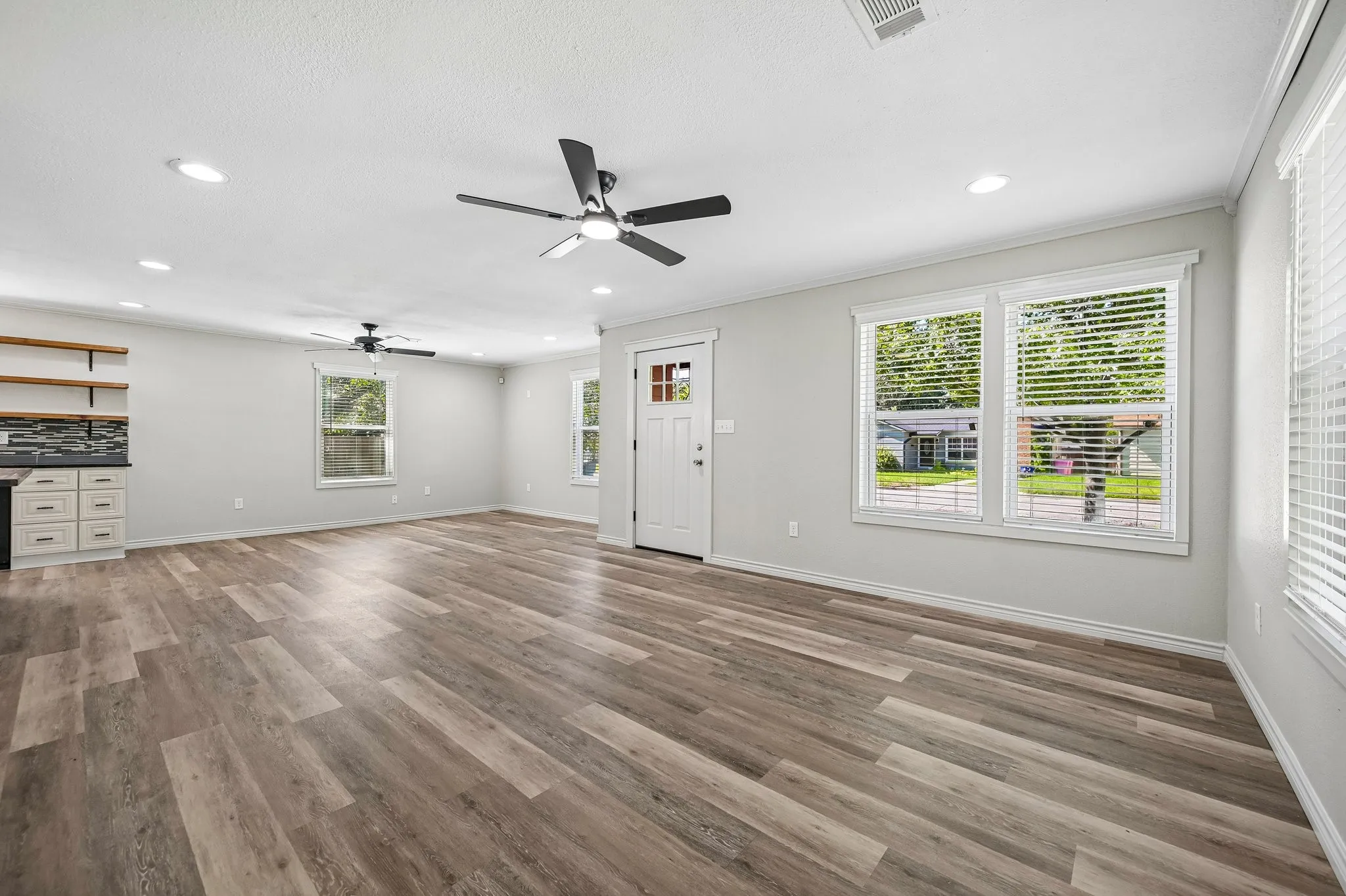 Single Family Residence For Sale in Grayson County , 1617 N Binkley, Sherman, Texas 75020, 3 Bedroom, 2 Bathroom, 2 Garage spaces, 1,426 Sqft, built in 1950, mls#21405676, Real Estate Agent in Sherman, Homes For Sale in Grayson county, Homes For Sale in Sherman, Realtor in Sherman Texas, Real Estate Brokerage Independent Realty Texas, Luminita Cordes Realtor
