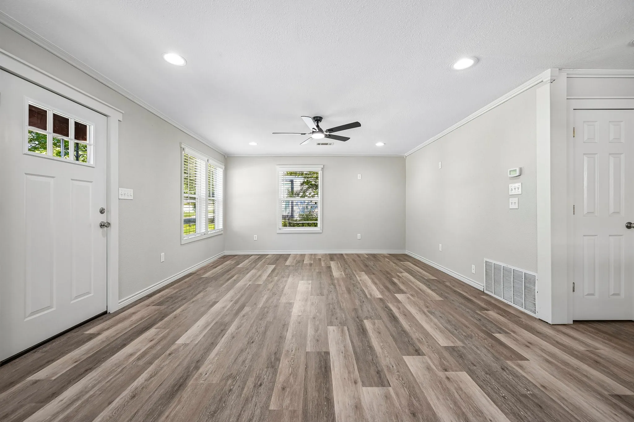 Single Family Residence For Sale in Grayson County , 1617 N Binkley, Sherman, Texas 75020, 3 Bedroom, 2 Bathroom, 2 Garage spaces, 1,426 Sqft, built in 1950, mls#21405676, Real Estate Agent in Sherman, Homes For Sale in Grayson county, Homes For Sale in Sherman, Realtor in Sherman Texas, Real Estate Brokerage Independent Realty Texas, Luminita Cordes Realtor