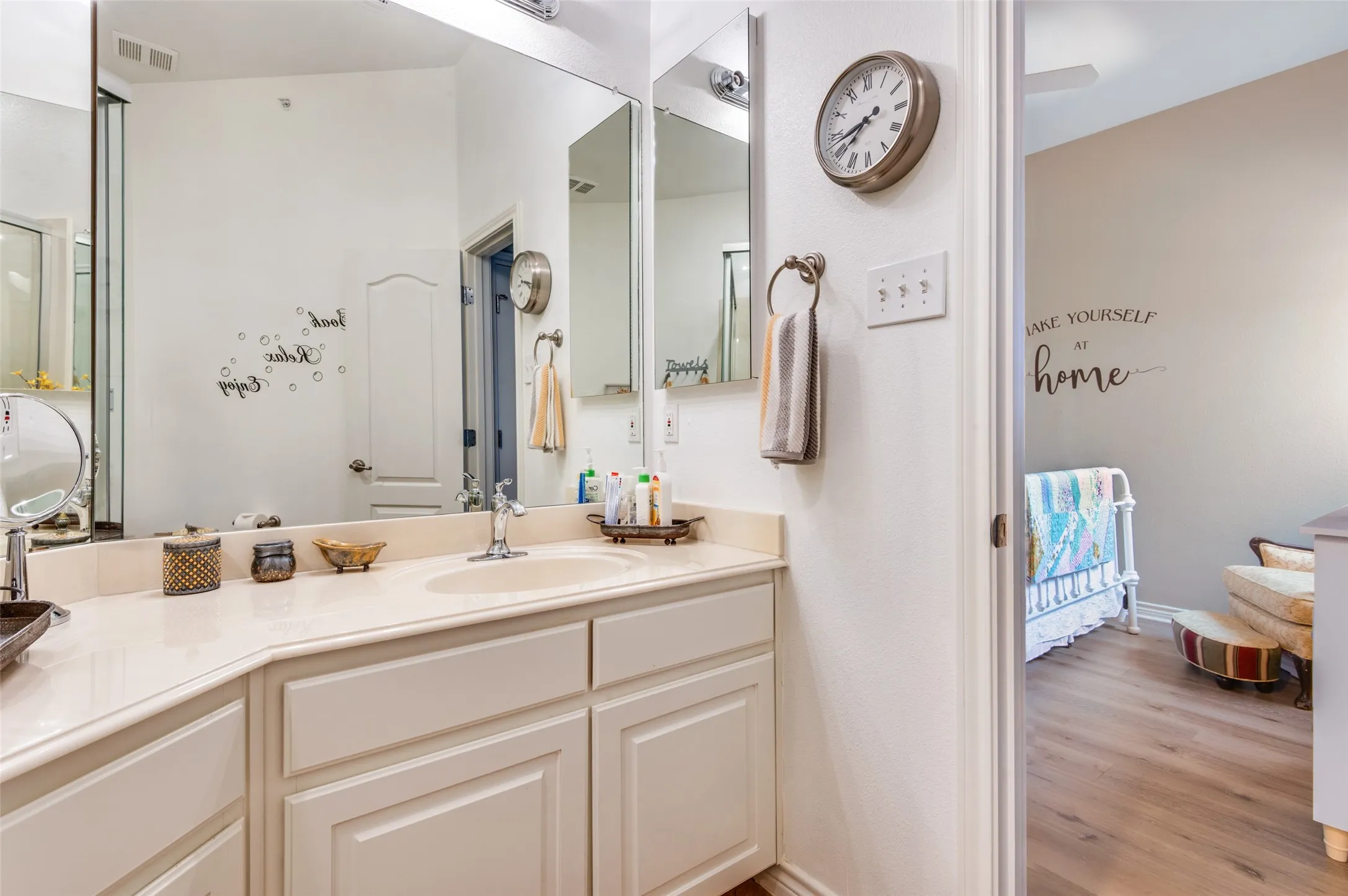 Large Ensuite bath for bedroom #2