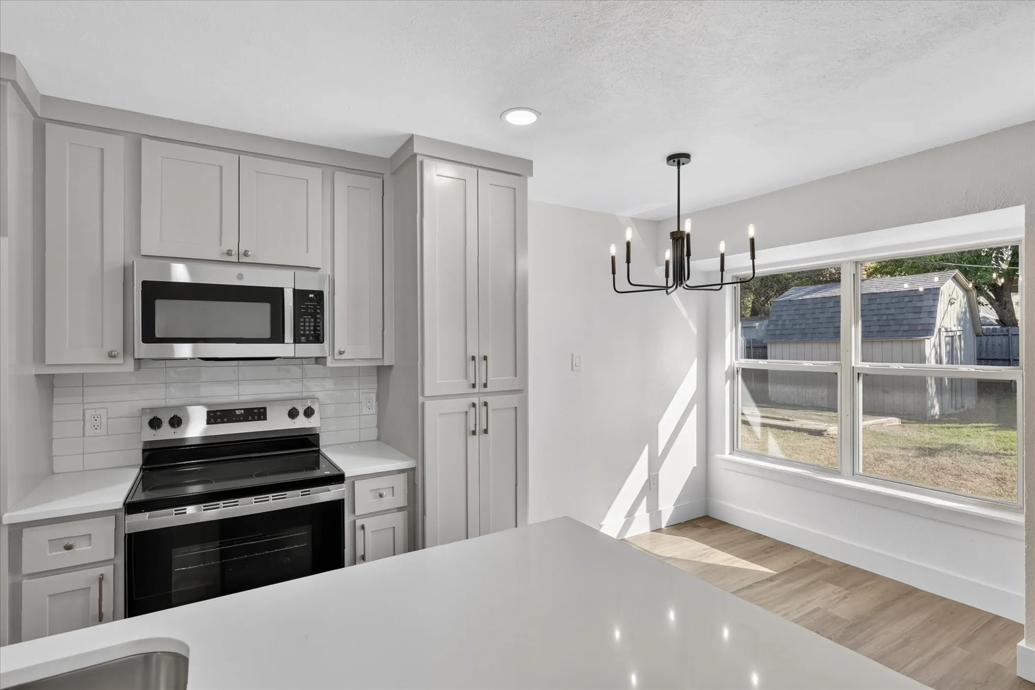 Single Family Residence For Sale in Tarrant County , 6208 Kary Lynn Drive S, Watauga, Texas 76148, 3 Bedroom, 2 Bathroom, Garage spaces, 1,487 Sqft, built in 1980, mls#21399715, Real Estate Agent in Watauga, Homes For Sale in Tarrant county, Homes For Sale in Watauga, Realtor in Watauga Texas, Real Estate Brokerage Independent Realty Texas, Luminita Cordes Realtor