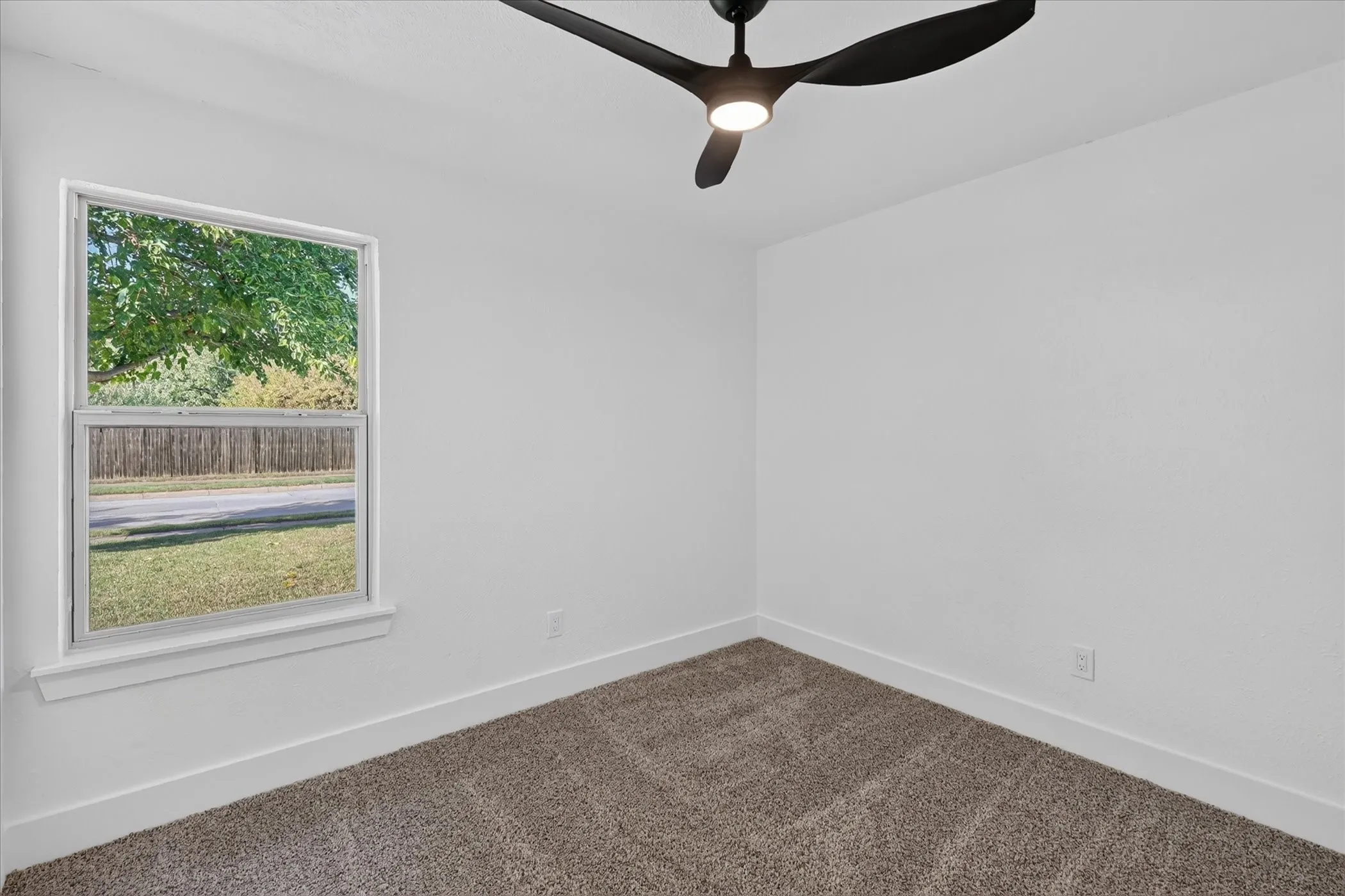 Single Family Residence For Sale in Tarrant County , 6208 Kary Lynn Drive S, Watauga, Texas 76148, 3 Bedroom, 2 Bathroom, Garage spaces, 1,487 Sqft, built in 1980, mls#21399715, Real Estate Agent in Watauga, Homes For Sale in Tarrant county, Homes For Sale in Watauga, Realtor in Watauga Texas, Real Estate Brokerage Independent Realty Texas, Luminita Cordes Realtor