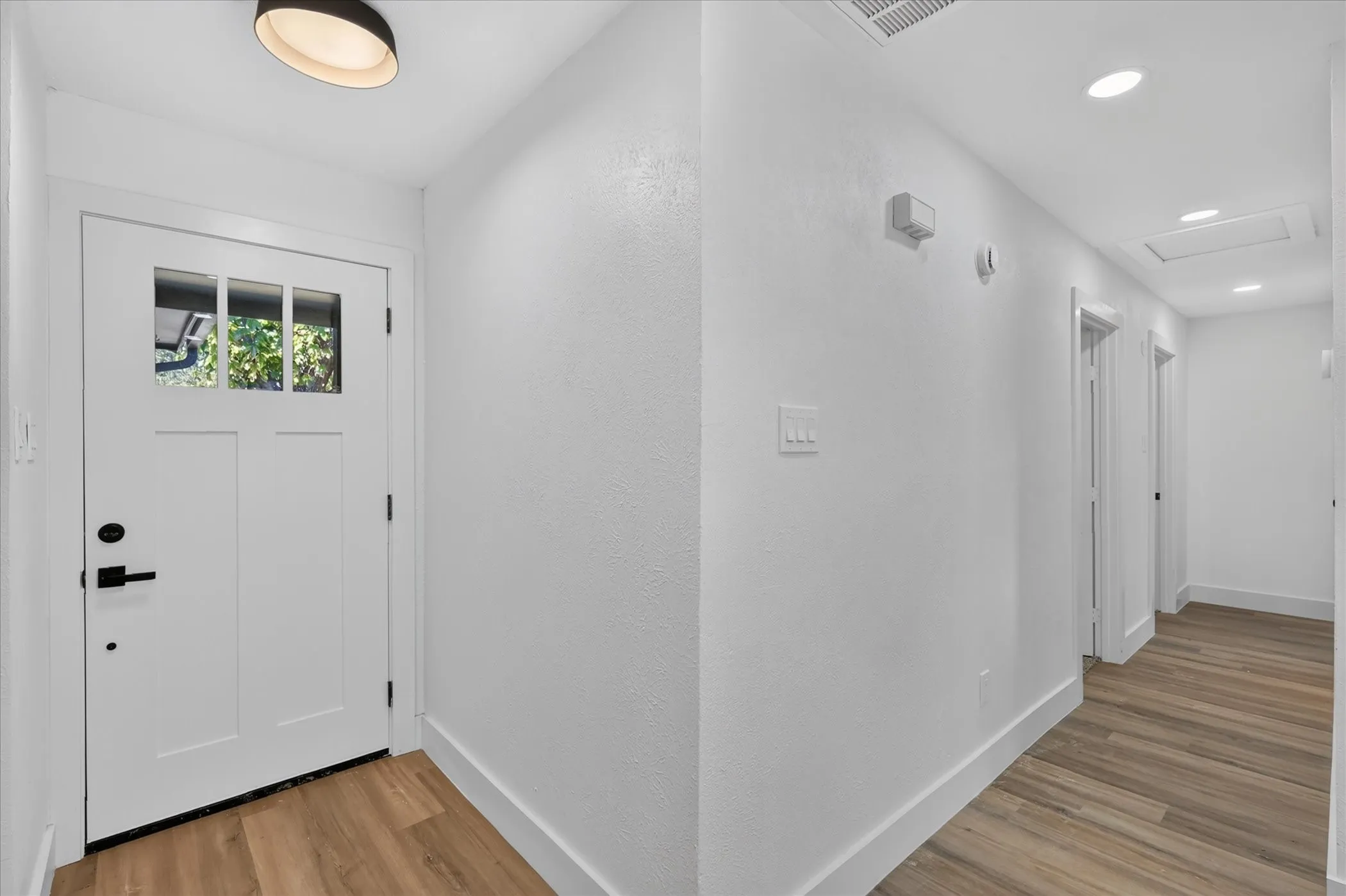 Single Family Residence For Sale in Tarrant County , 6208 Kary Lynn Drive S, Watauga, Texas 76148, 3 Bedroom, 2 Bathroom, Garage spaces, 1,487 Sqft, built in 1980, mls#21399715, Real Estate Agent in Watauga, Homes For Sale in Tarrant county, Homes For Sale in Watauga, Realtor in Watauga Texas, Real Estate Brokerage Independent Realty Texas, Luminita Cordes Realtor