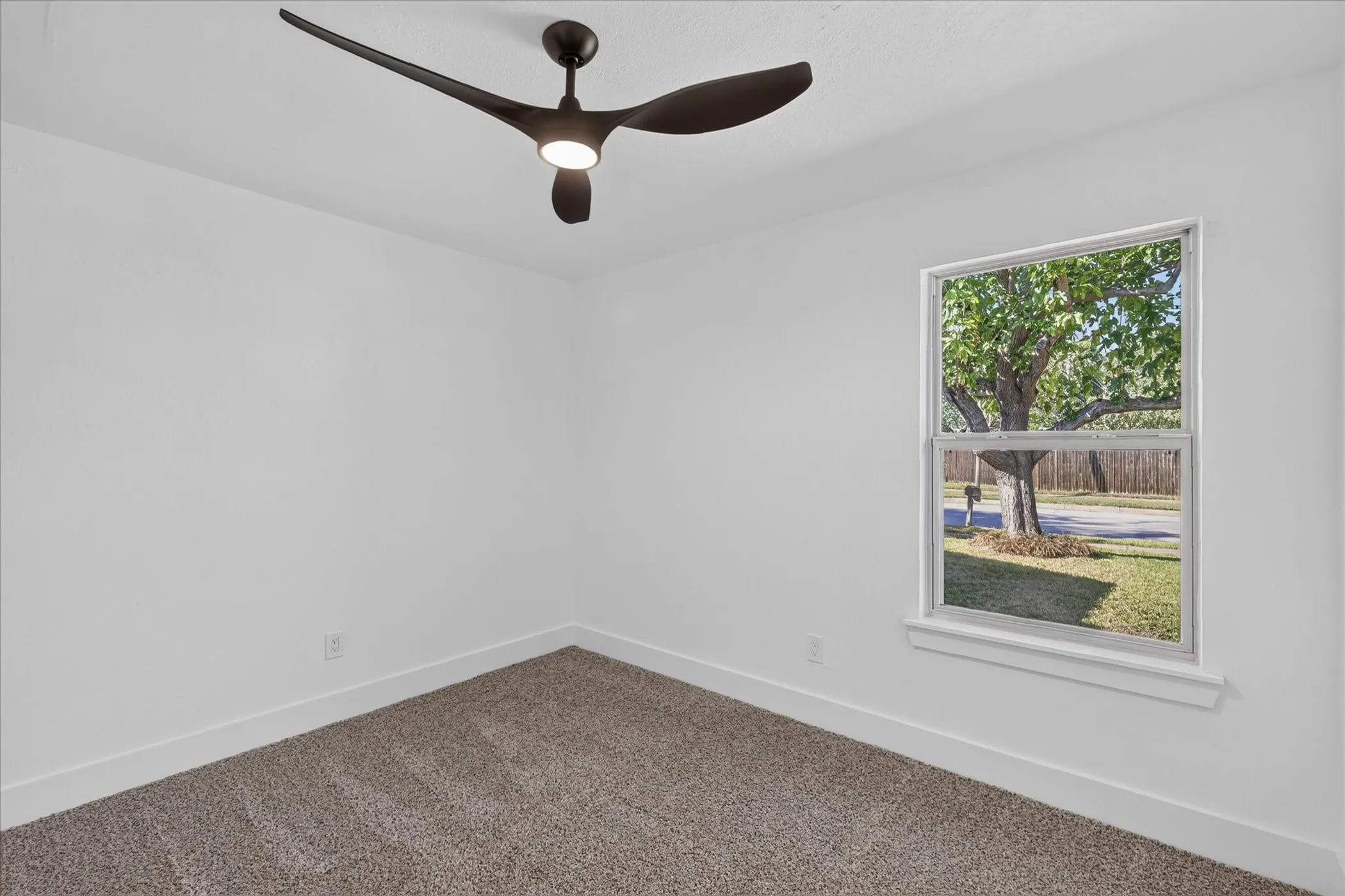 Single Family Residence For Sale in Tarrant County , 6208 Kary Lynn Drive S, Watauga, Texas 76148, 3 Bedroom, 2 Bathroom, Garage spaces, 1,487 Sqft, built in 1980, mls#21399715, Real Estate Agent in Watauga, Homes For Sale in Tarrant county, Homes For Sale in Watauga, Realtor in Watauga Texas, Real Estate Brokerage Independent Realty Texas, Luminita Cordes Realtor