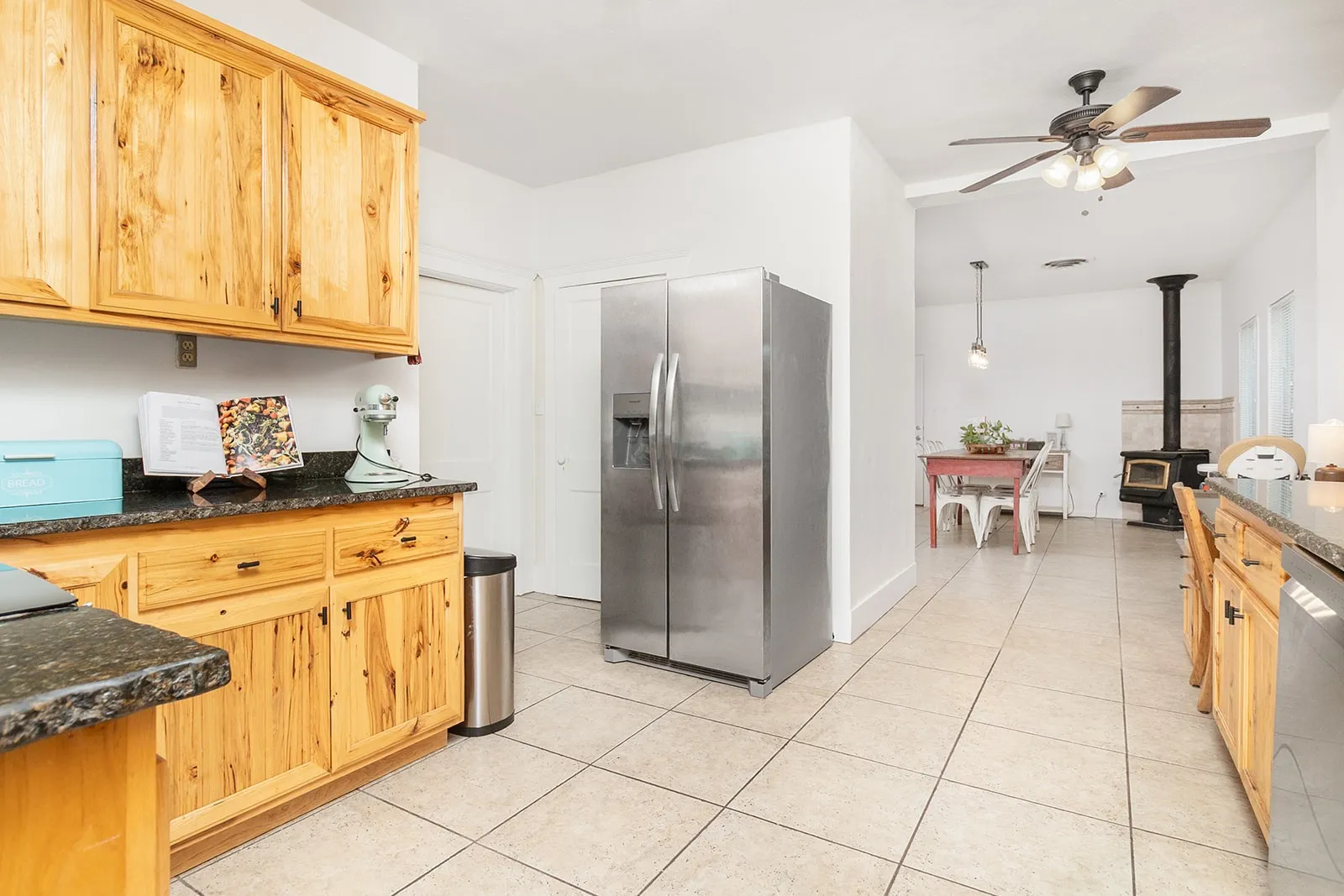 Single Family Residence For Sale in Mc Culloch County , 1800 S China Street, Brady, Texas 76825, 4 Bedroom, 3 Bathroom, 2 Garage spaces, 3,424 Sqft, built in 1950, mls#21407024, Real Estate Agent in Brady, Homes For Sale in Mc Culloch county, Homes For Sale in Brady, Realtor in Brady Texas, Real Estate Brokerage Independent Realty Texas, Luminita Cordes Realtor