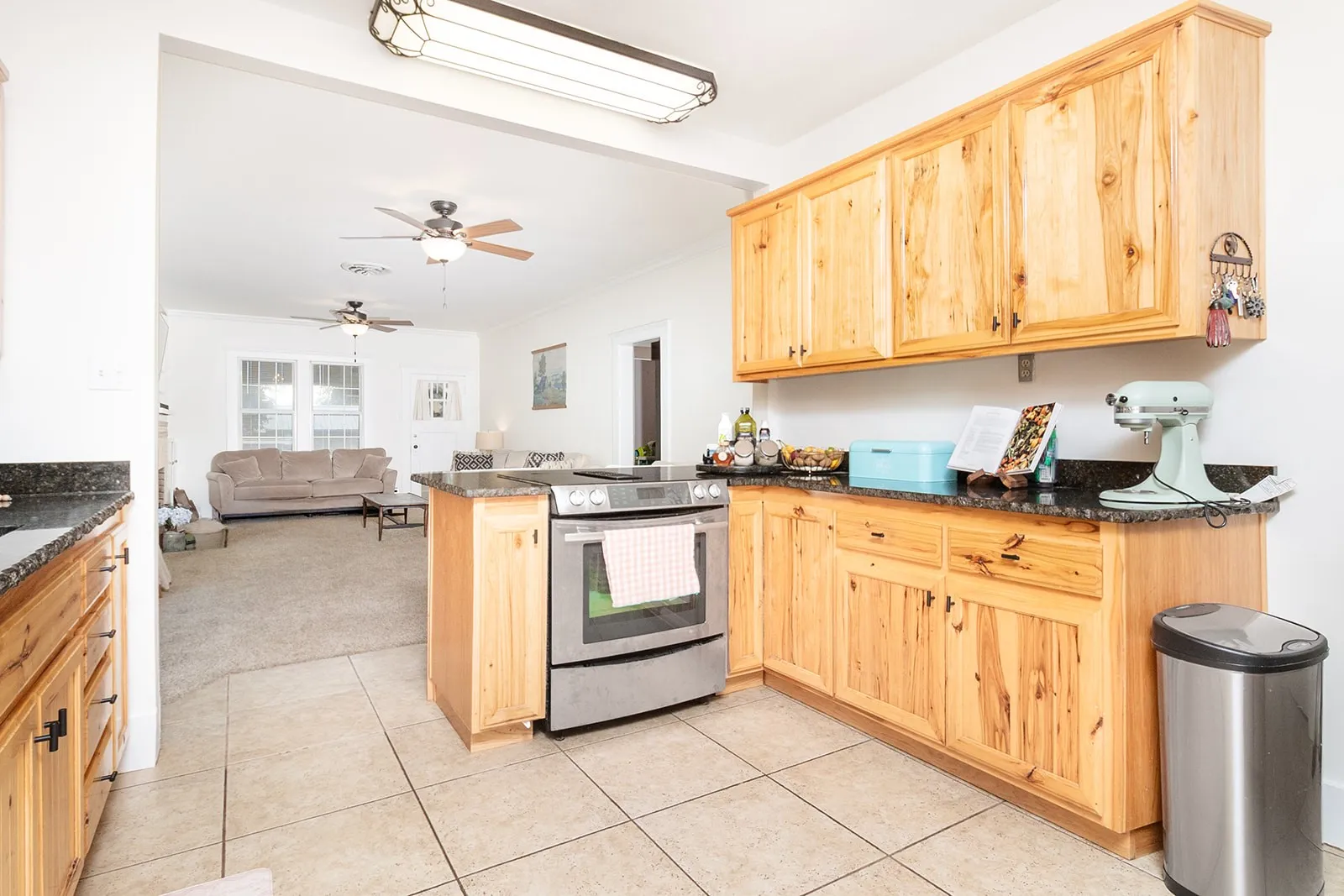 Single Family Residence For Sale in Mc Culloch County , 1800 S China Street, Brady, Texas 76825, 4 Bedroom, 3 Bathroom, 2 Garage spaces, 3,424 Sqft, built in 1950, mls#21407024, Real Estate Agent in Brady, Homes For Sale in Mc Culloch county, Homes For Sale in Brady, Realtor in Brady Texas, Real Estate Brokerage Independent Realty Texas, Luminita Cordes Realtor