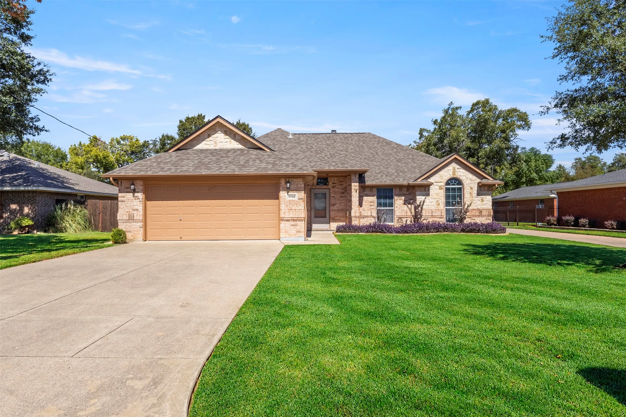 Single Family Residence For Sale in Tarrant County , 7713 Buck Street, North Richland Hills, Texas 76182, 4 Bedroom, 2 Bathroom, 4 Garage spaces, 1,958 Sqft, built in 2005, mls#21405805, Real Estate Agent in North Richland Hills, Homes For Sale in Tarrant county, Homes For Sale in North Richland Hills, Realtor in North Richland Hills Texas, Real Estate Brokerage Independent Realty Texas, Luminita Cordes Realtor