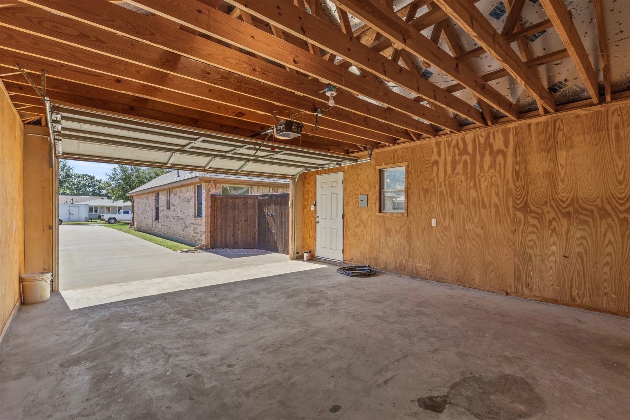 detached 2 car garage