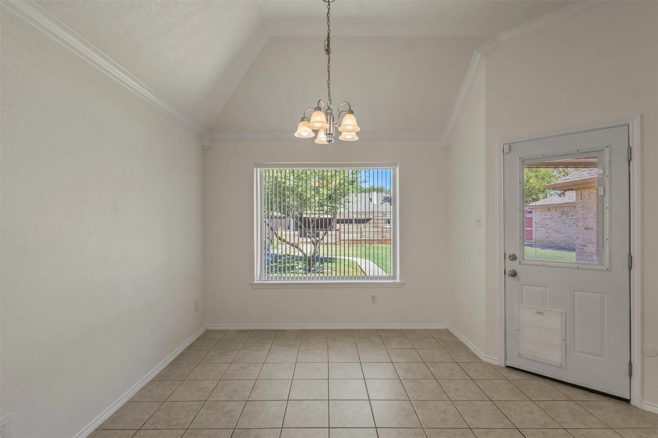 Single Family Residence For Sale in Tarrant County , 7713 Buck Street, North Richland Hills, Texas 76182, 4 Bedroom, 2 Bathroom, 4 Garage spaces, 1,958 Sqft, built in 2005, mls#21405805, Real Estate Agent in North Richland Hills, Homes For Sale in Tarrant county, Homes For Sale in North Richland Hills, Realtor in North Richland Hills Texas, Real Estate Brokerage Independent Realty Texas, Luminita Cordes Realtor