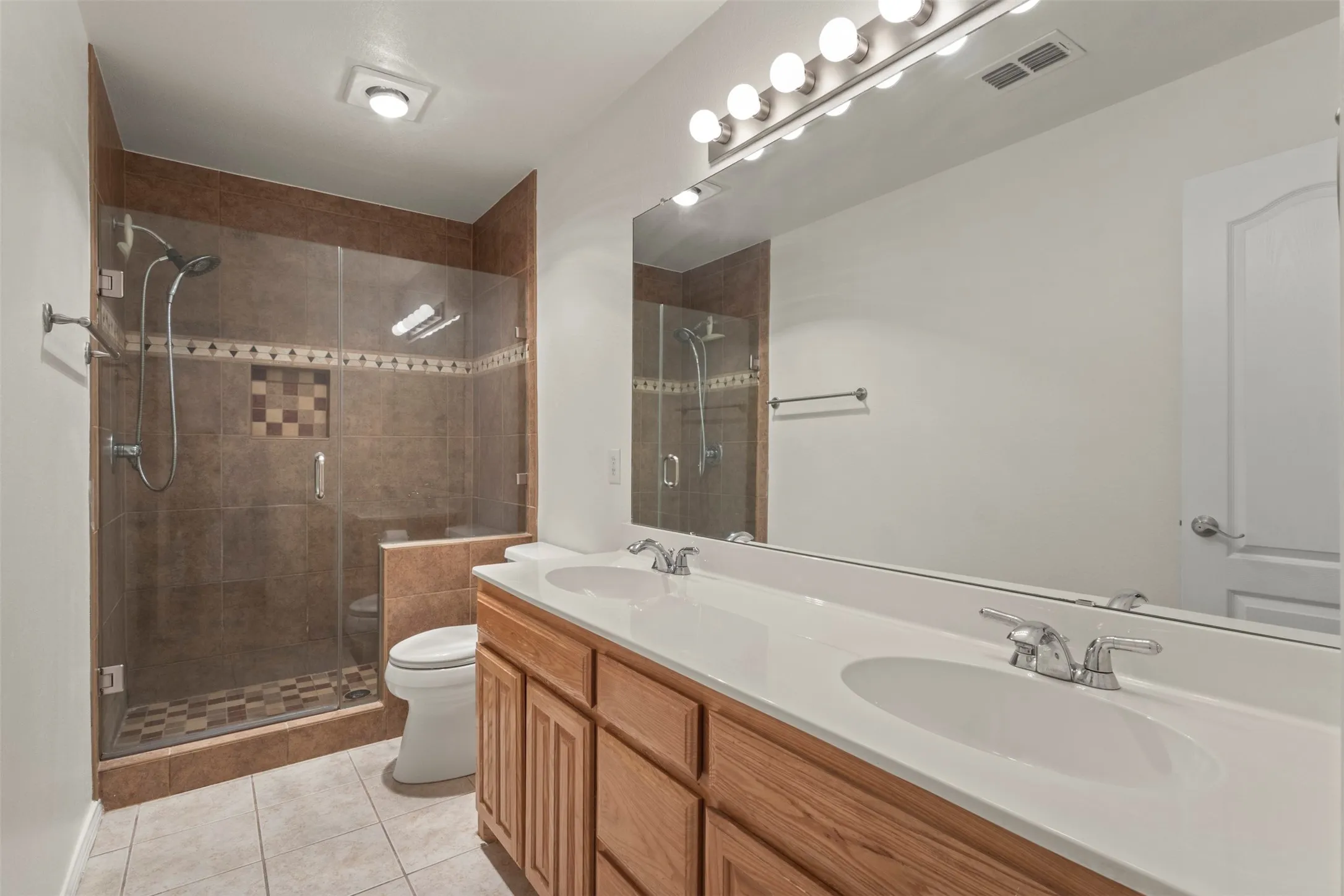 Single Family Residence For Sale in Tarrant County , 7713 Buck Street, North Richland Hills, Texas 76182, 4 Bedroom, 2 Bathroom, 4 Garage spaces, 1,958 Sqft, built in 2005, mls#21405805, Real Estate Agent in North Richland Hills, Homes For Sale in Tarrant county, Homes For Sale in North Richland Hills, Realtor in North Richland Hills Texas, Real Estate Brokerage Independent Realty Texas, Luminita Cordes Realtor