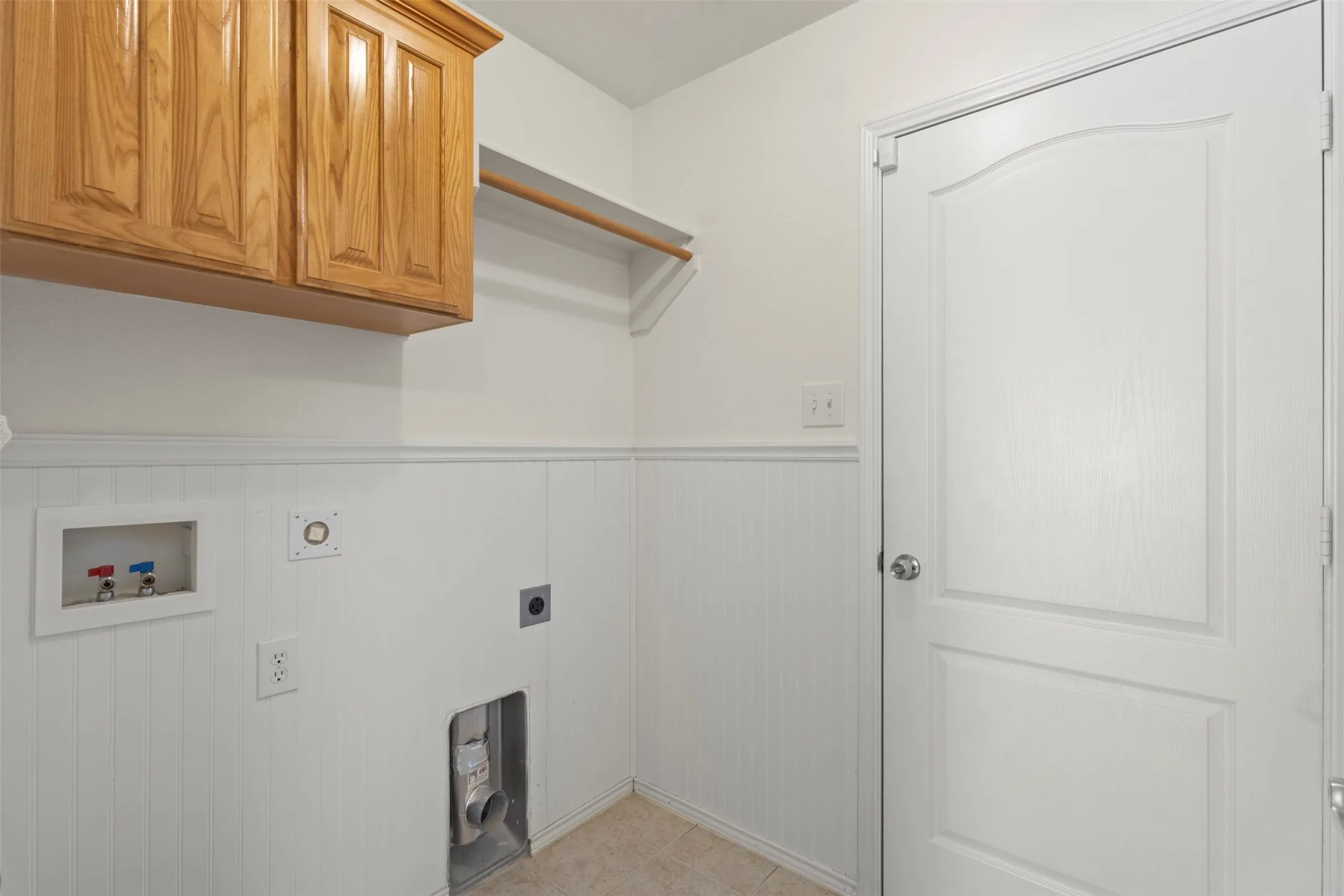 Single Family Residence For Sale in Tarrant County , 7713 Buck Street, North Richland Hills, Texas 76182, 4 Bedroom, 2 Bathroom, 4 Garage spaces, 1,958 Sqft, built in 2005, mls#21405805, Real Estate Agent in North Richland Hills, Homes For Sale in Tarrant county, Homes For Sale in North Richland Hills, Realtor in North Richland Hills Texas, Real Estate Brokerage Independent Realty Texas, Luminita Cordes Realtor