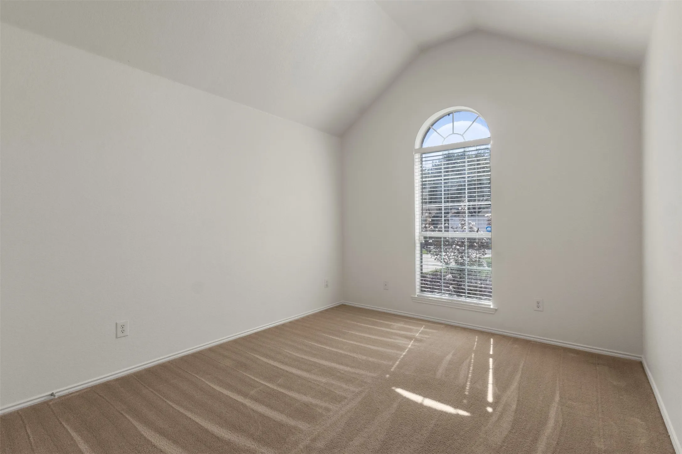 Single Family Residence For Sale in Tarrant County , 7713 Buck Street, North Richland Hills, Texas 76182, 4 Bedroom, 2 Bathroom, 4 Garage spaces, 1,958 Sqft, built in 2005, mls#21405805, Real Estate Agent in North Richland Hills, Homes For Sale in Tarrant county, Homes For Sale in North Richland Hills, Realtor in North Richland Hills Texas, Real Estate Brokerage Independent Realty Texas, Luminita Cordes Realtor