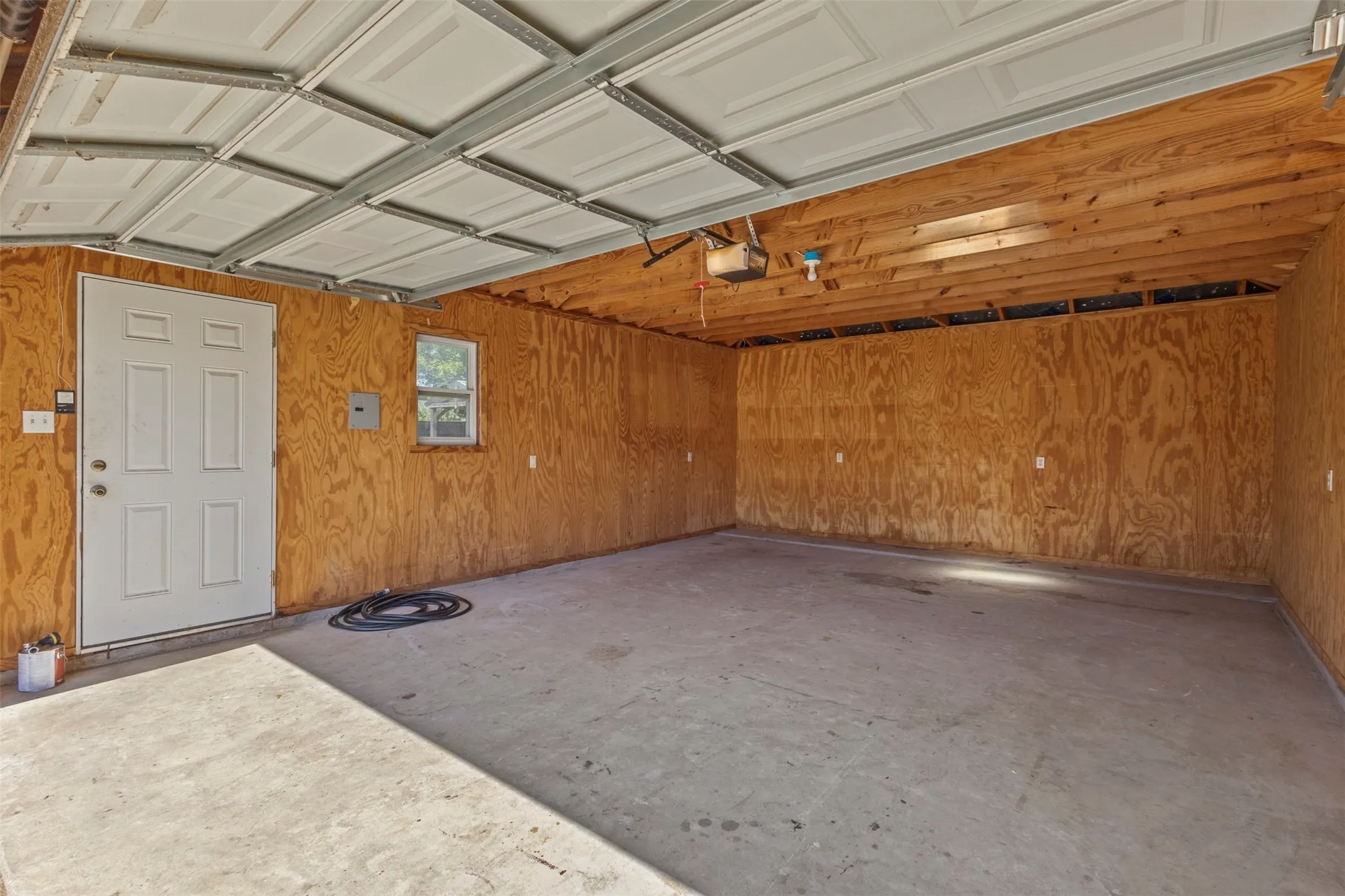 detached 2 car garage