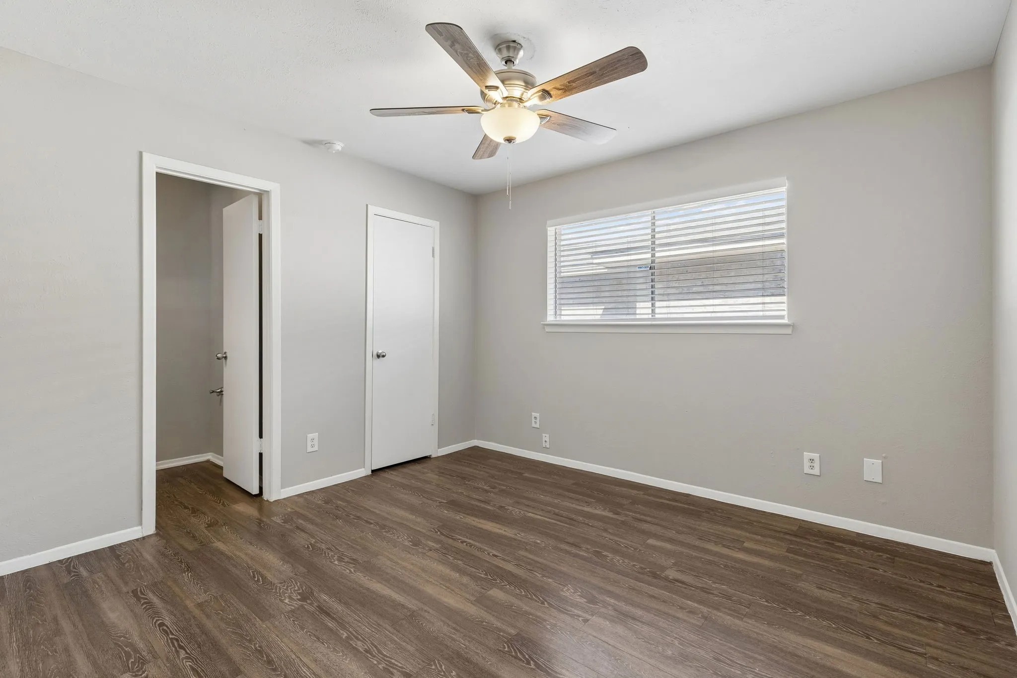 Duplex For Rent in Dallas County , 2413 Woodoak Court, Irving, Texas 75060, 3 Bedroom, 3 Bathroom, 2 Garage spaces, 1,624 Sqft, built in 1971, mls#21393630, Real Estate Agent in Irving, Homes For Rent in Dallas county, Homes For Rent in Irving, Realtor in Irving Texas, Real Estate Brokerage Independent Realty Texas, Luminita Cordes Realtor