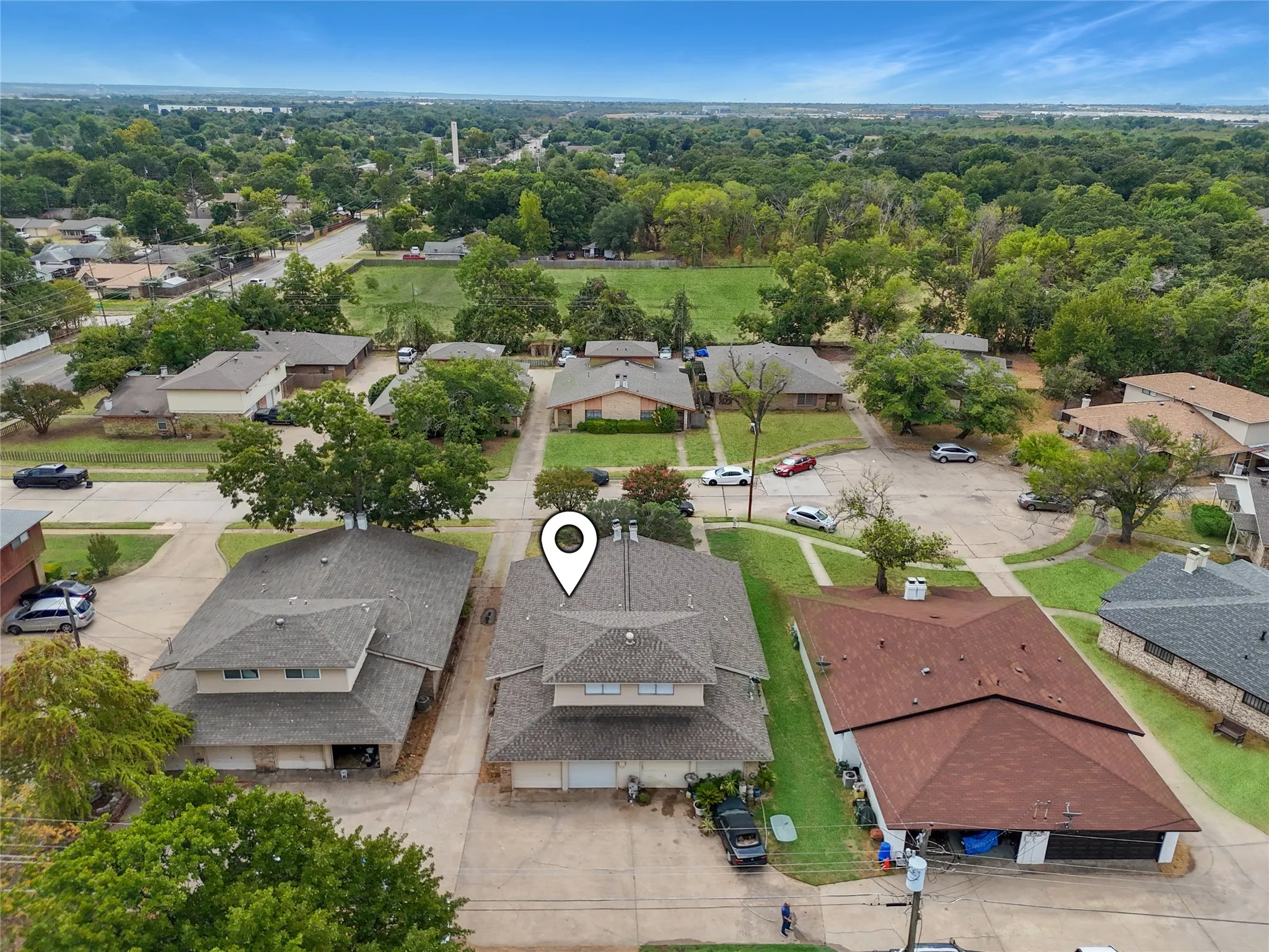Duplex For Rent in Dallas County , 2413 Woodoak Court, Irving, Texas 75060, 3 Bedroom, 3 Bathroom, 2 Garage spaces, 1,624 Sqft, built in 1971, mls#21393630, Real Estate Agent in Irving, Homes For Rent in Dallas county, Homes For Rent in Irving, Realtor in Irving Texas, Real Estate Brokerage Independent Realty Texas, Luminita Cordes Realtor
