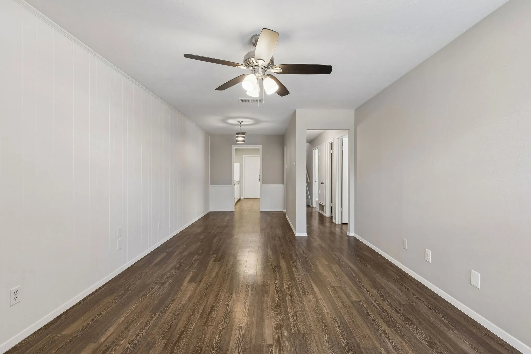 Duplex For Rent in Dallas County , 2413 Woodoak Court, Irving, Texas 75060, 3 Bedroom, 3 Bathroom, 2 Garage spaces, 1,624 Sqft, built in 1971, mls#21393630, Real Estate Agent in Irving, Homes For Rent in Dallas county, Homes For Rent in Irving, Realtor in Irving Texas, Real Estate Brokerage Independent Realty Texas, Luminita Cordes Realtor