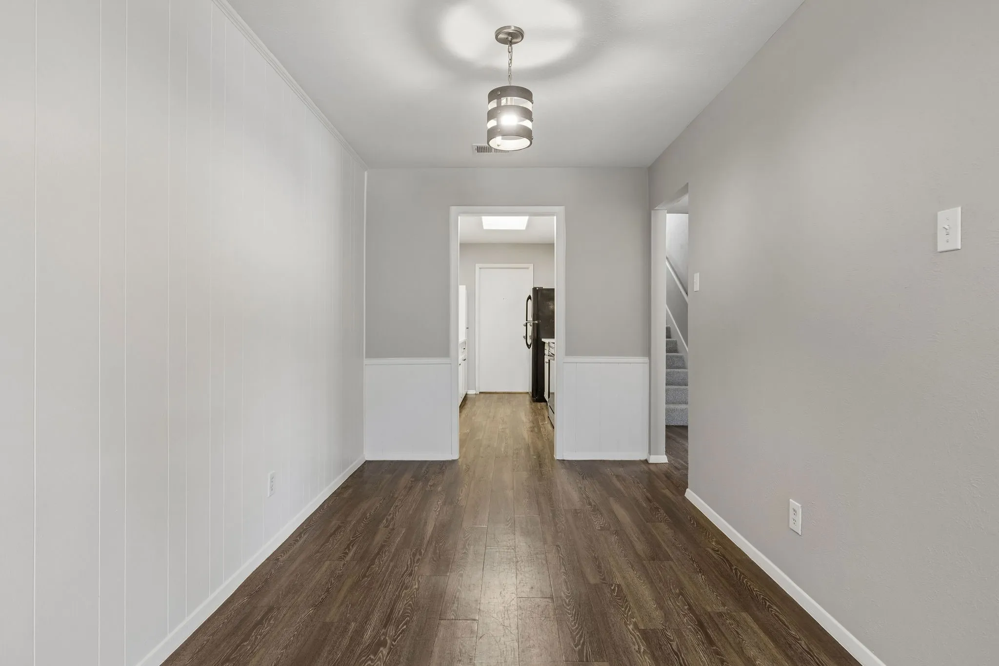 Duplex For Rent in Dallas County , 2413 Woodoak Court, Irving, Texas 75060, 3 Bedroom, 3 Bathroom, 2 Garage spaces, 1,624 Sqft, built in 1971, mls#21393630, Real Estate Agent in Irving, Homes For Rent in Dallas county, Homes For Rent in Irving, Realtor in Irving Texas, Real Estate Brokerage Independent Realty Texas, Luminita Cordes Realtor