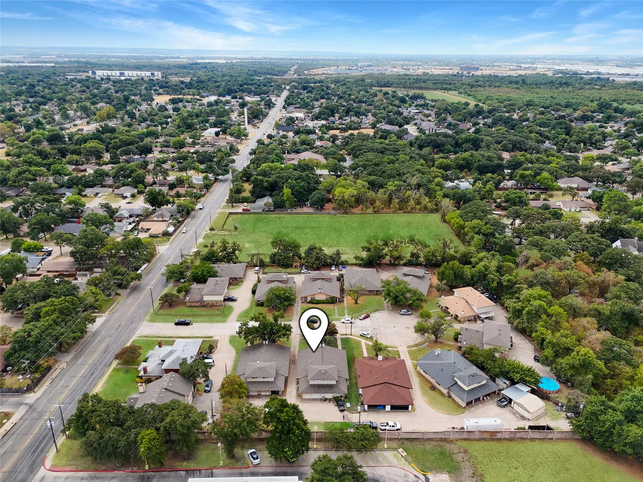 Duplex For Rent in Dallas County , 2413 Woodoak Court, Irving, Texas 75060, 3 Bedroom, 3 Bathroom, 2 Garage spaces, 1,624 Sqft, built in 1971, mls#21393630, Real Estate Agent in Irving, Homes For Rent in Dallas county, Homes For Rent in Irving, Realtor in Irving Texas, Real Estate Brokerage Independent Realty Texas, Luminita Cordes Realtor
