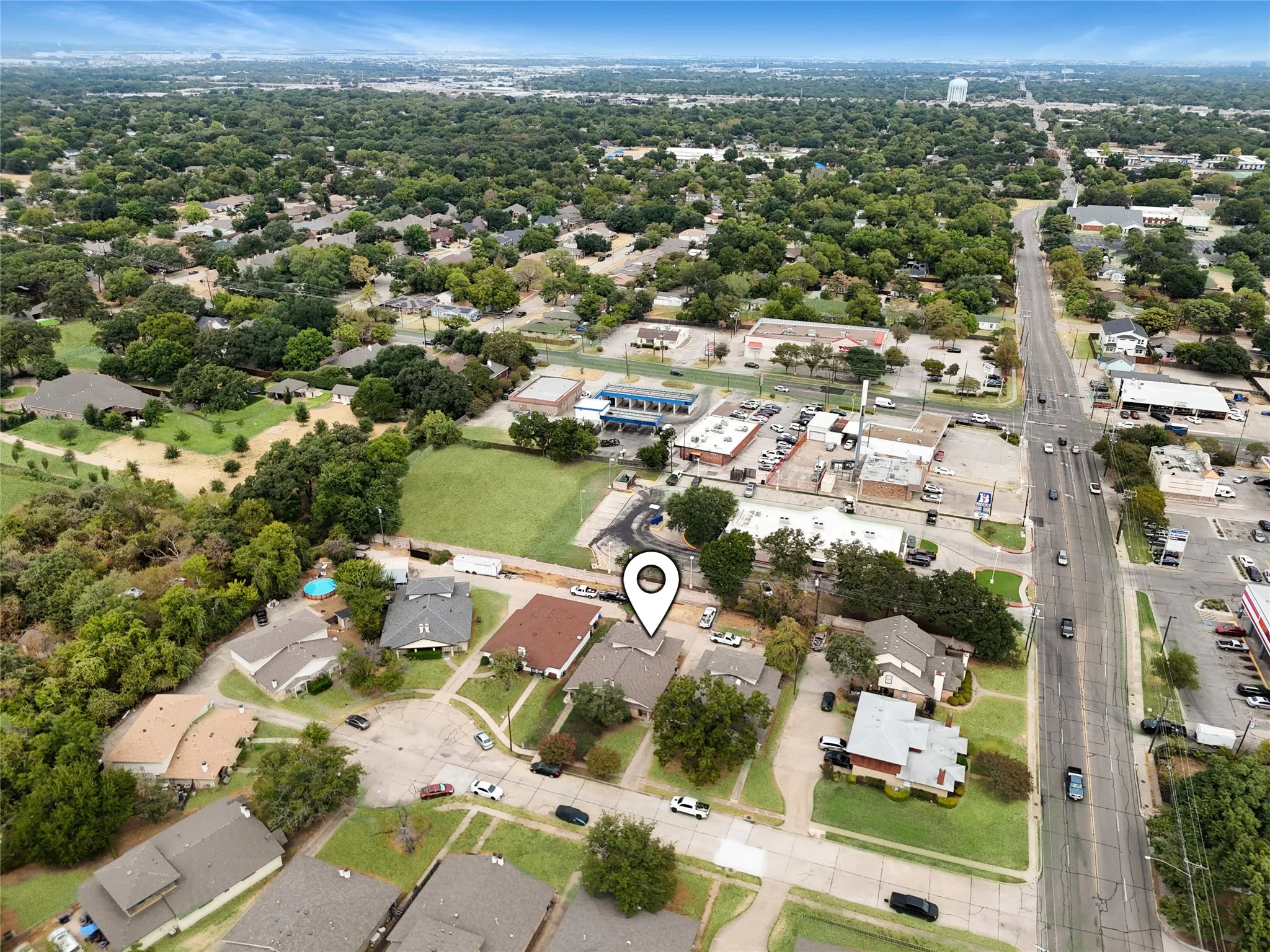 Duplex For Rent in Dallas County , 2413 Woodoak Court, Irving, Texas 75060, 3 Bedroom, 3 Bathroom, 2 Garage spaces, 1,624 Sqft, built in 1971, mls#21393630, Real Estate Agent in Irving, Homes For Rent in Dallas county, Homes For Rent in Irving, Realtor in Irving Texas, Real Estate Brokerage Independent Realty Texas, Luminita Cordes Realtor