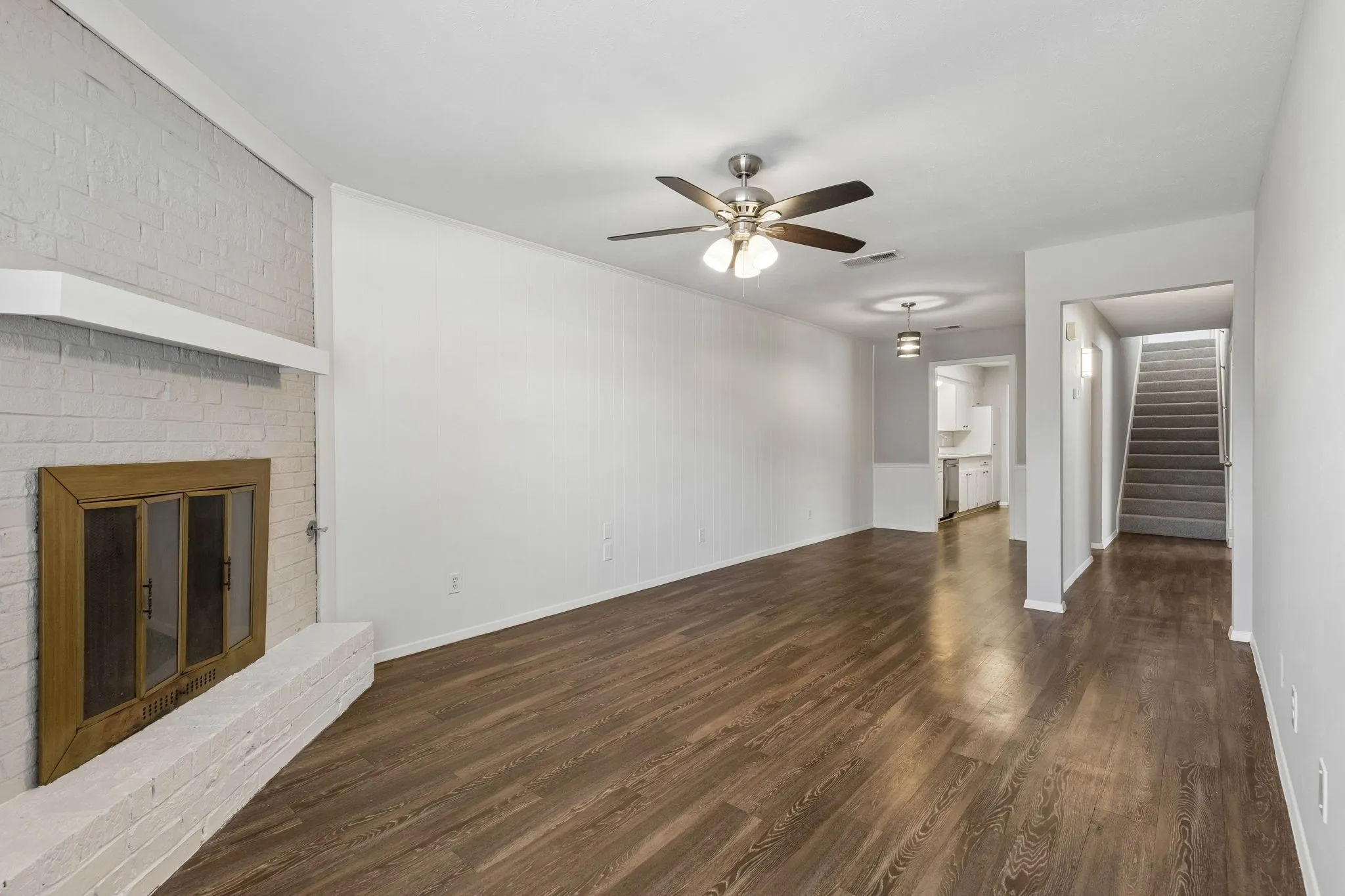 Duplex For Rent in Dallas County , 2413 Woodoak Court, Irving, Texas 75060, 3 Bedroom, 3 Bathroom, 2 Garage spaces, 1,624 Sqft, built in 1971, mls#21393630, Real Estate Agent in Irving, Homes For Rent in Dallas county, Homes For Rent in Irving, Realtor in Irving Texas, Real Estate Brokerage Independent Realty Texas, Luminita Cordes Realtor