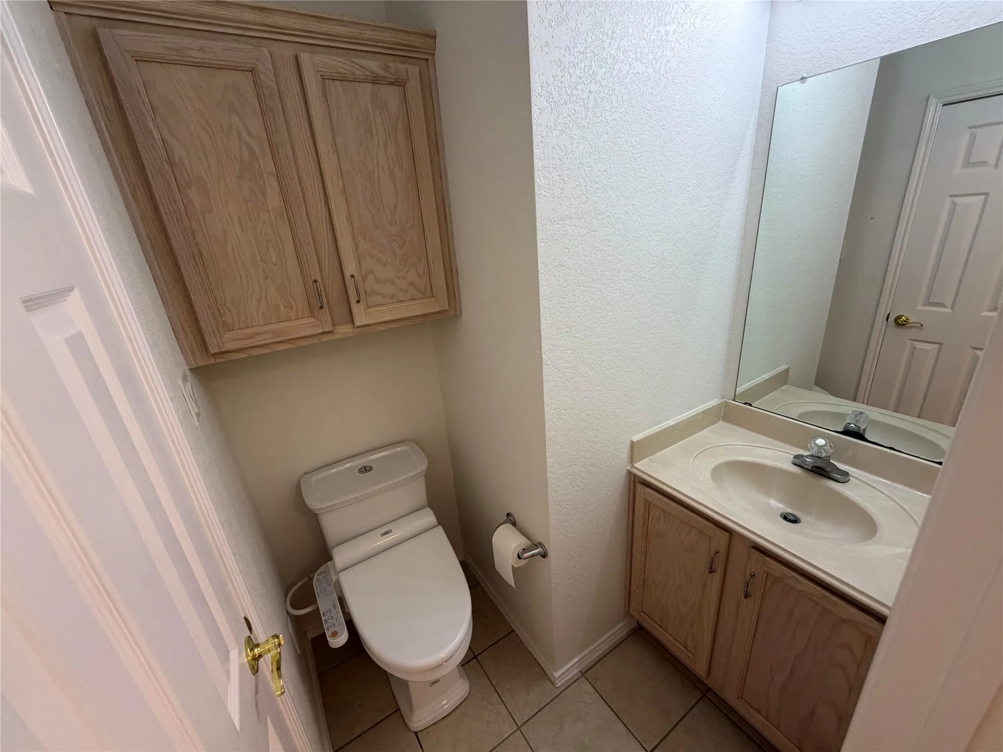 Half Guest Bath attached to 2nd bedroom and Gameroom