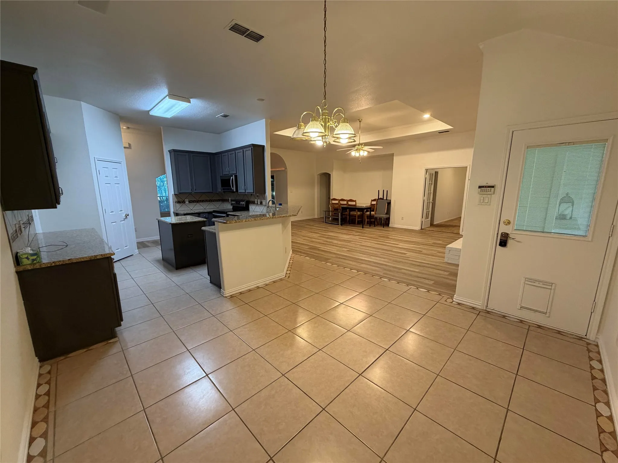 Single Family Residence For Sale in Tarrant County , 2117 Shorthorn Trail, Crowley, Texas 76036, 4 Bedroom, 3 Bathroom, 6 Garage spaces, 2,623 Sqft, built in 2002, mls#21407076, Real Estate Agent in Crowley, Homes For Sale in Tarrant county, Homes For Sale in Crowley, Realtor in Crowley Texas, Real Estate Brokerage Independent Realty Texas, Luminita Cordes Realtor