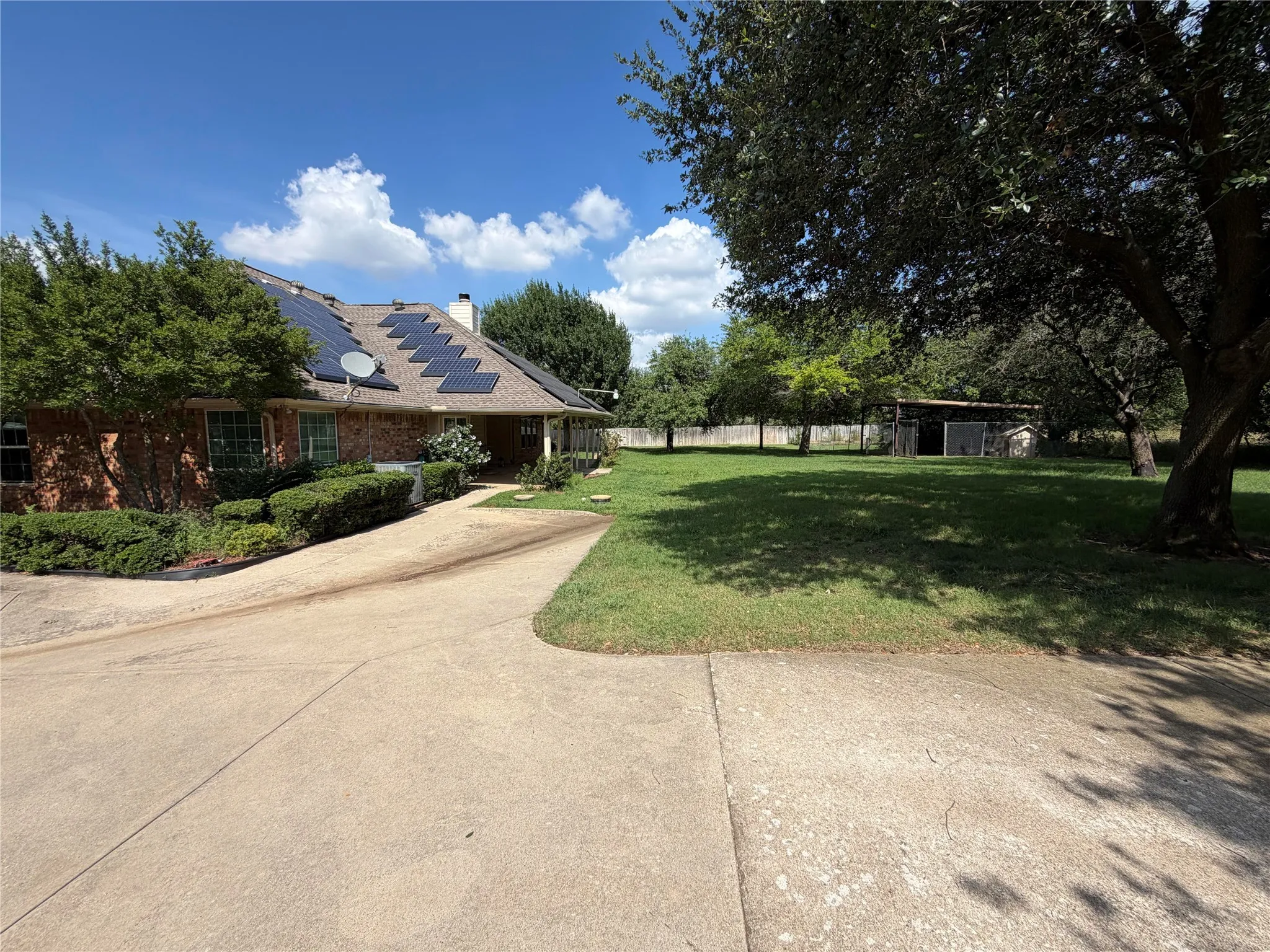 Single Family Residence For Sale in Tarrant County , 2117 Shorthorn Trail, Crowley, Texas 76036, 4 Bedroom, 3 Bathroom, 6 Garage spaces, 2,623 Sqft, built in 2002, mls#21407076, Real Estate Agent in Crowley, Homes For Sale in Tarrant county, Homes For Sale in Crowley, Realtor in Crowley Texas, Real Estate Brokerage Independent Realty Texas, Luminita Cordes Realtor