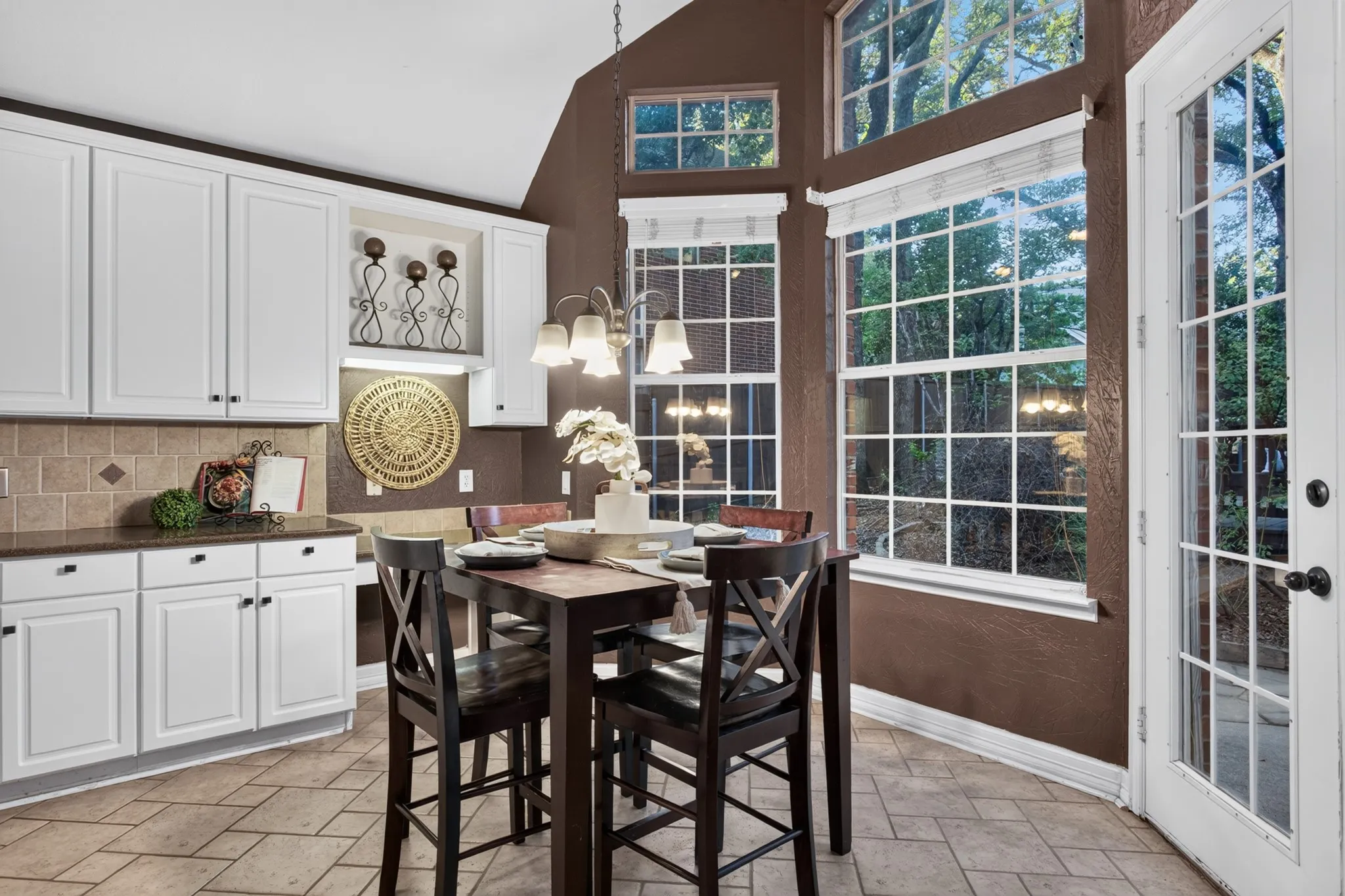 Single Family Residence For Sale in Denton County , 4210 Liberty Court, Flower Mound, Texas 75028, 4 Bedroom, 3 Bathroom, 2 Garage spaces, 2,892 Sqft, built in 1997, mls#21405954, Real Estate Agent in Flower Mound, Homes For Sale in Denton county, Homes For Sale in Flower Mound, Realtor in Flower Mound Texas, Real Estate Brokerage Independent Realty Texas, Luminita Cordes Realtor