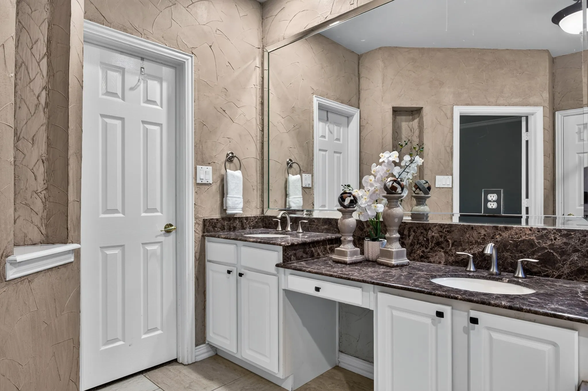 Single Family Residence For Sale in Denton County , 4210 Liberty Court, Flower Mound, Texas 75028, 4 Bedroom, 3 Bathroom, 2 Garage spaces, 2,892 Sqft, built in 1997, mls#21405954, Real Estate Agent in Flower Mound, Homes For Sale in Denton county, Homes For Sale in Flower Mound, Realtor in Flower Mound Texas, Real Estate Brokerage Independent Realty Texas, Luminita Cordes Realtor