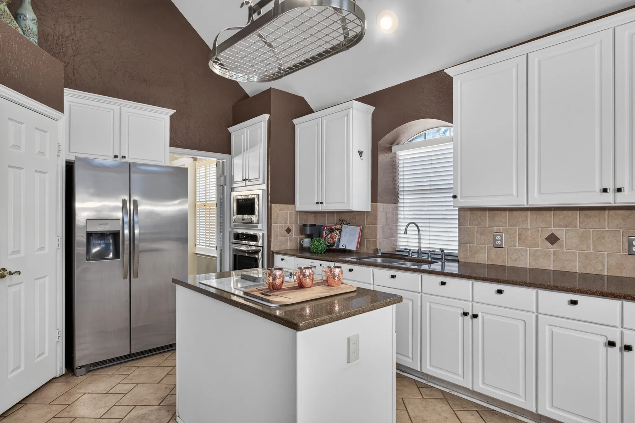 Single Family Residence For Sale in Denton County , 4210 Liberty Court, Flower Mound, Texas 75028, 4 Bedroom, 3 Bathroom, 2 Garage spaces, 2,892 Sqft, built in 1997, mls#21405954, Real Estate Agent in Flower Mound, Homes For Sale in Denton county, Homes For Sale in Flower Mound, Realtor in Flower Mound Texas, Real Estate Brokerage Independent Realty Texas, Luminita Cordes Realtor