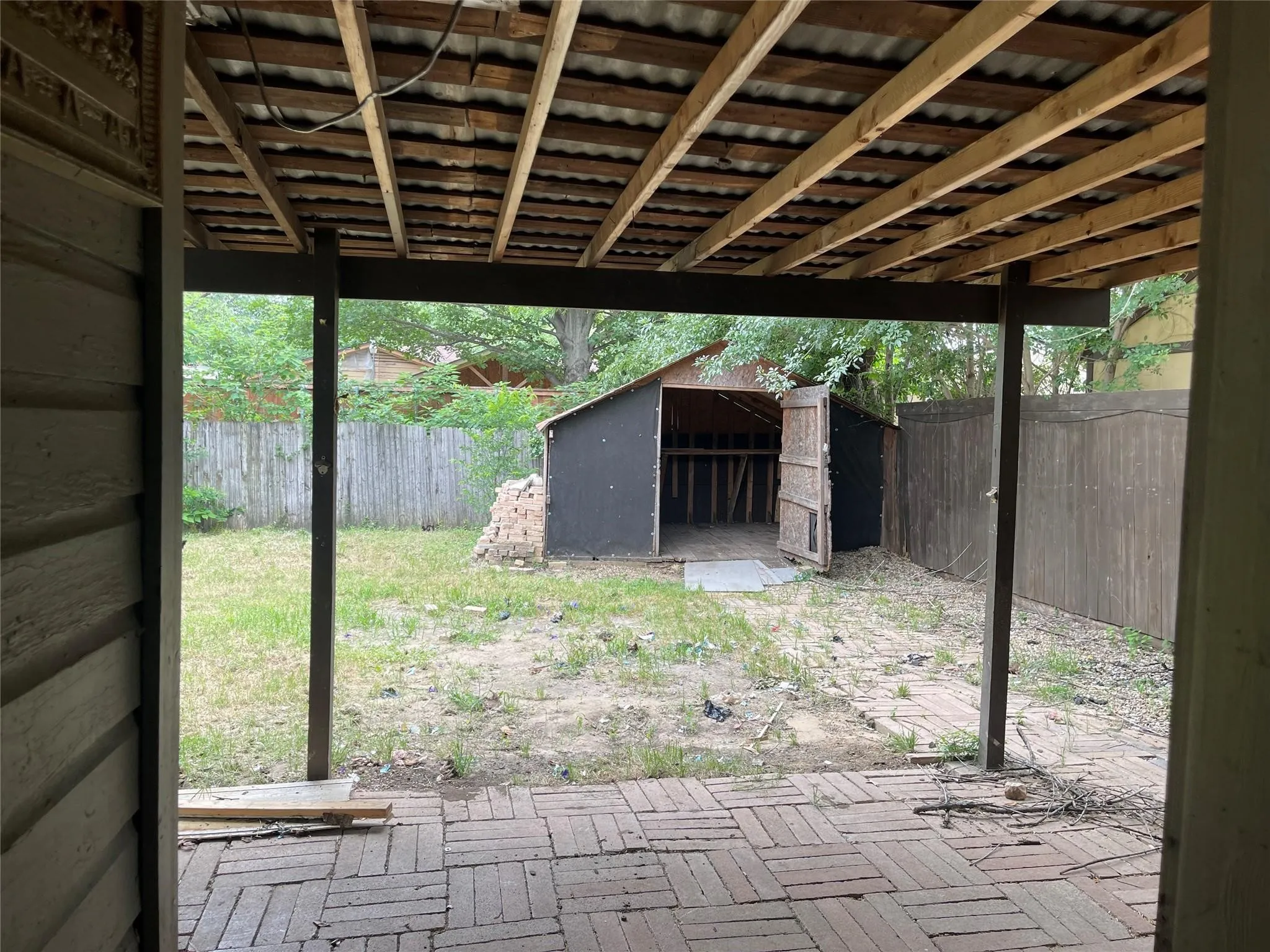 Single Family Residence For Rent in Denton County , 618 Rolling Ridge Drive, Lewisville, Texas 75067, 3 Bedroom, 1 Bathroom, Garage spaces, 1,136 Sqft, built in 1965, mls#21407083, Real Estate Agent in Lewisville, Homes For Rent in Denton county, Homes For Rent in Lewisville, Realtor in Lewisville Texas, Real Estate Brokerage Independent Realty Texas, Luminita Cordes Realtor