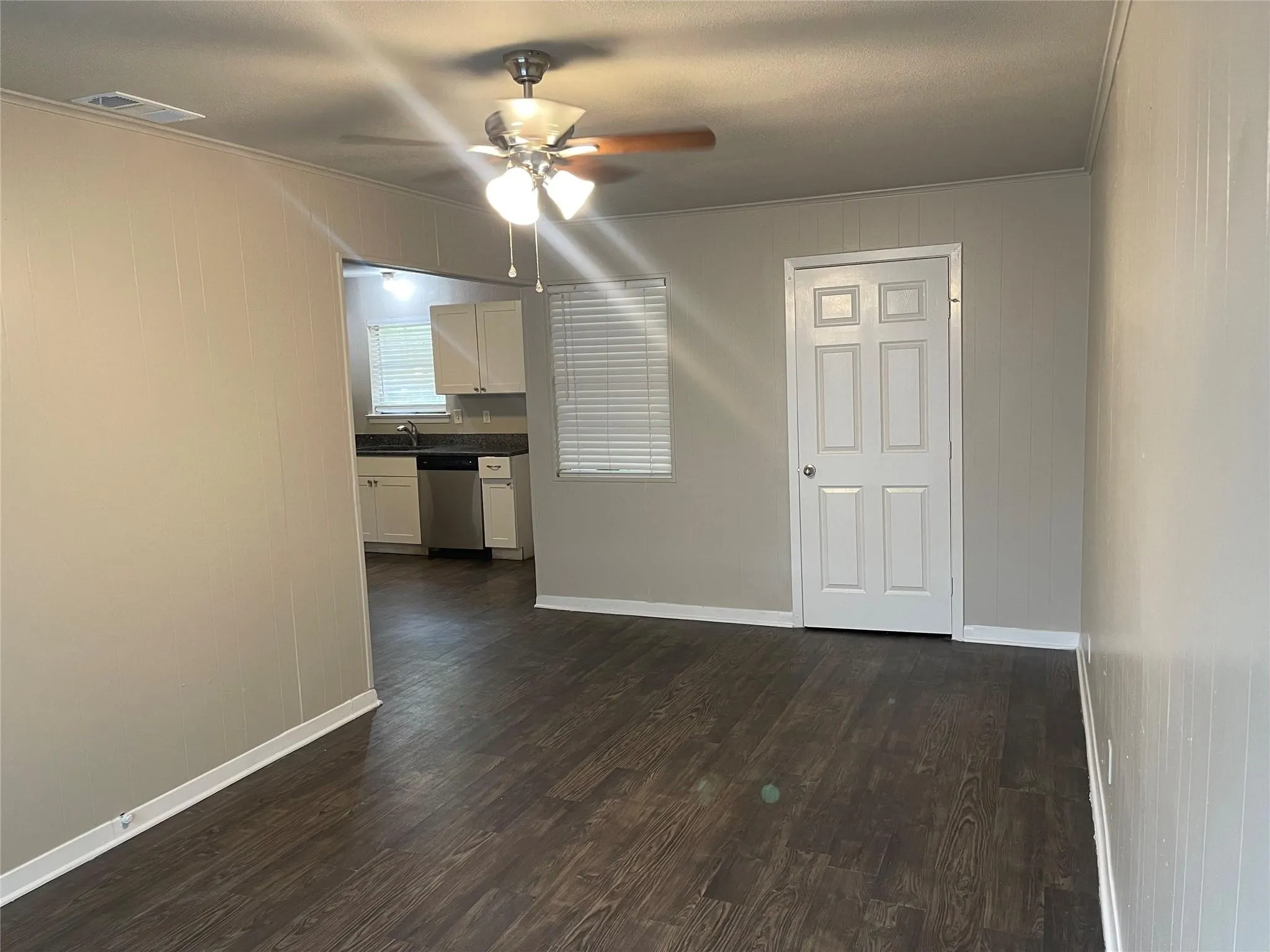 Single Family Residence For Rent in Denton County , 618 Rolling Ridge Drive, Lewisville, Texas 75067, 3 Bedroom, 1 Bathroom, Garage spaces, 1,136 Sqft, built in 1965, mls#21407083, Real Estate Agent in Lewisville, Homes For Rent in Denton county, Homes For Rent in Lewisville, Realtor in Lewisville Texas, Real Estate Brokerage Independent Realty Texas, Luminita Cordes Realtor