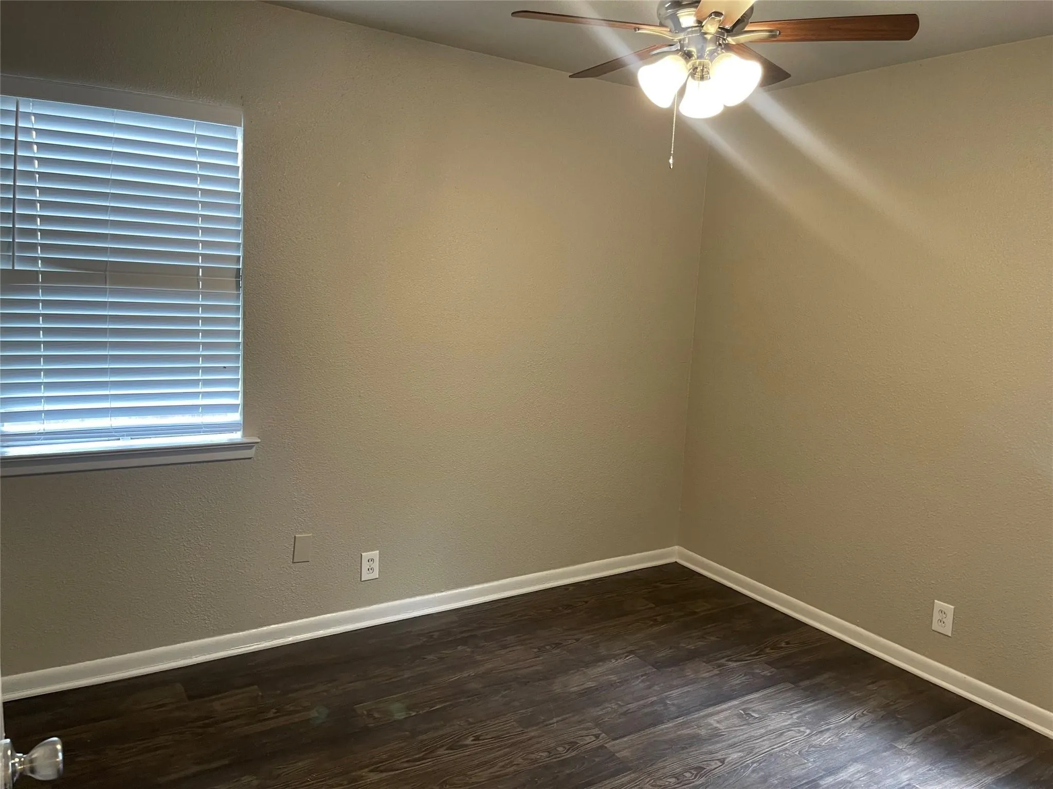 Single Family Residence For Rent in Denton County , 618 Rolling Ridge Drive, Lewisville, Texas 75067, 3 Bedroom, 1 Bathroom, Garage spaces, 1,136 Sqft, built in 1965, mls#21407083, Real Estate Agent in Lewisville, Homes For Rent in Denton county, Homes For Rent in Lewisville, Realtor in Lewisville Texas, Real Estate Brokerage Independent Realty Texas, Luminita Cordes Realtor