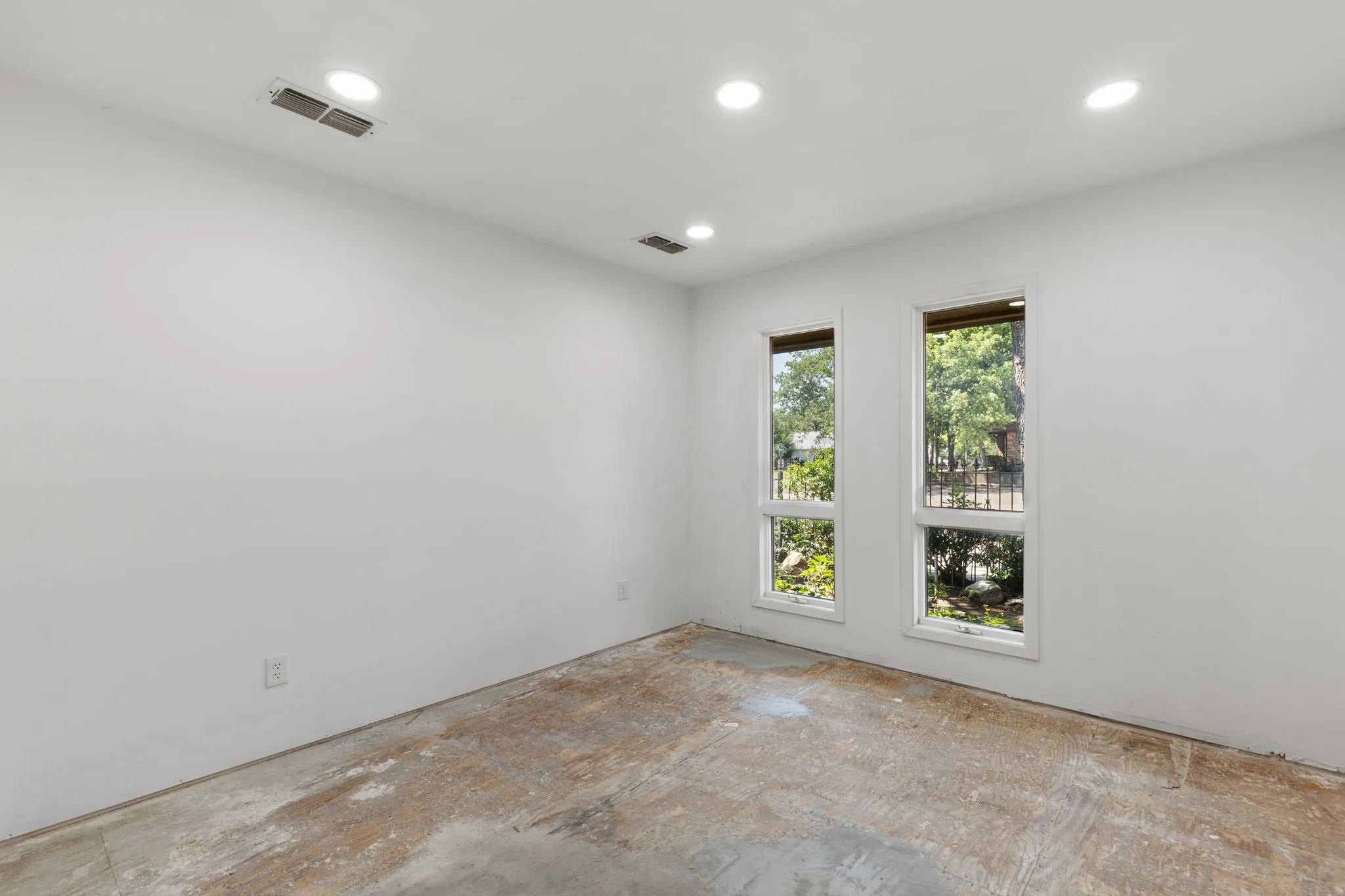Office For Sale in Young County , 1317 East, Graham, Texas 76450, 0, 0, Garage spaces, 0 Sqft, built in 1983, mls#21407086, Real Estate Agent in Graham, Homes For Sale in Young county, Homes For Sale in Graham, Realtor in Graham Texas, Real Estate Brokerage Independent Realty Texas, Luminita Cordes Realtor