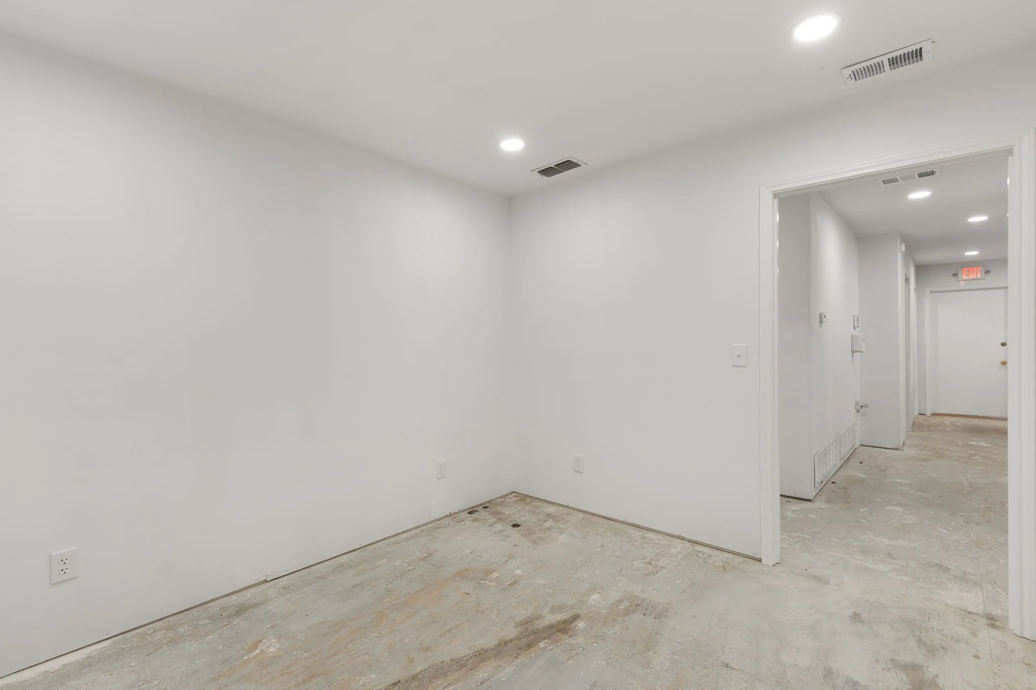 Office For Sale in Young County , 1317 East, Graham, Texas 76450, 0, 0, Garage spaces, 0 Sqft, built in 1983, mls#21407086, Real Estate Agent in Graham, Homes For Sale in Young county, Homes For Sale in Graham, Realtor in Graham Texas, Real Estate Brokerage Independent Realty Texas, Luminita Cordes Realtor