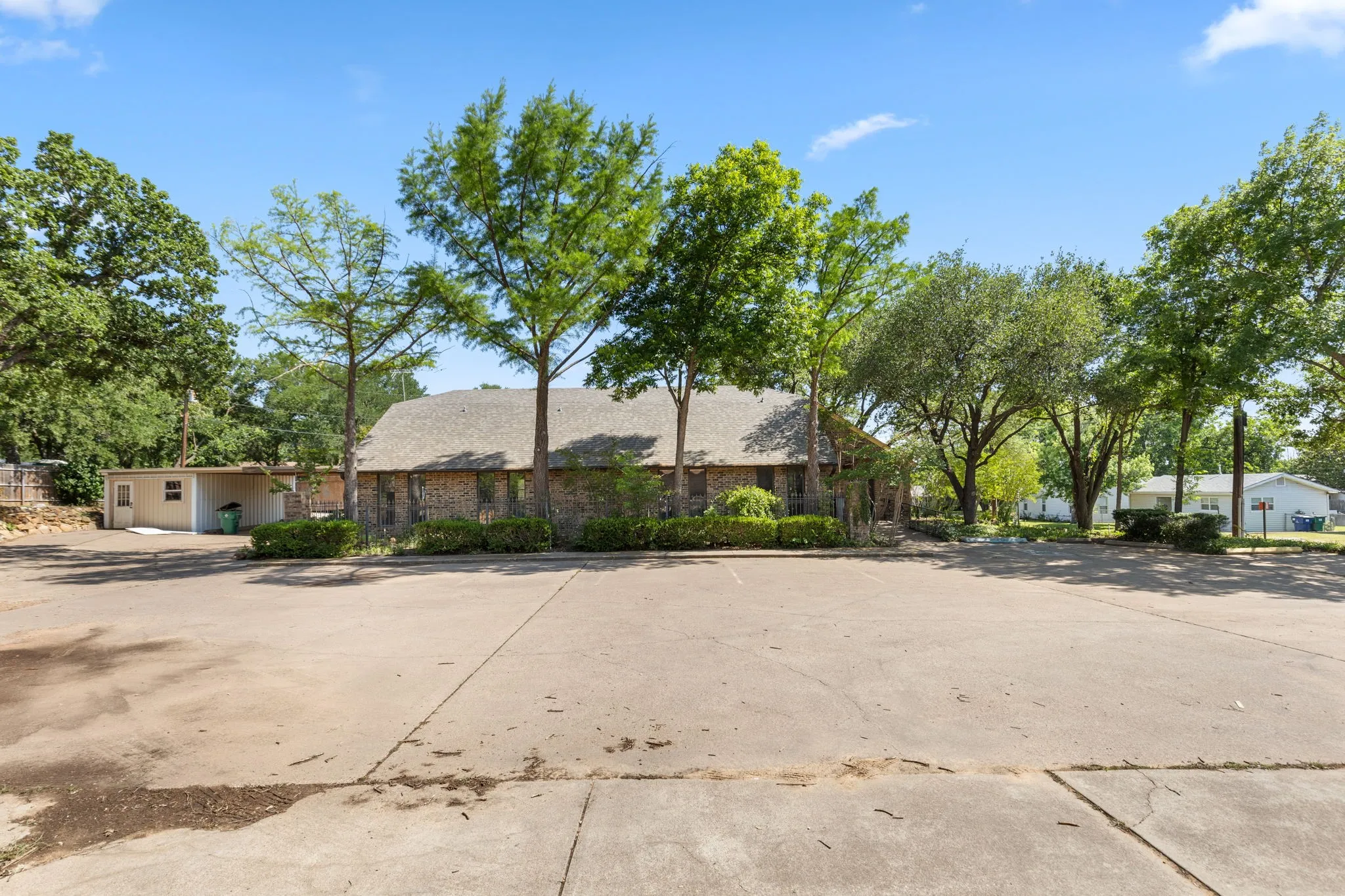 Office For Sale in Young County , 1317 East, Graham, Texas 76450, 0, 0, Garage spaces, 0 Sqft, built in 1983, mls#21407086, Real Estate Agent in Graham, Homes For Sale in Young county, Homes For Sale in Graham, Realtor in Graham Texas, Real Estate Brokerage Independent Realty Texas, Luminita Cordes Realtor