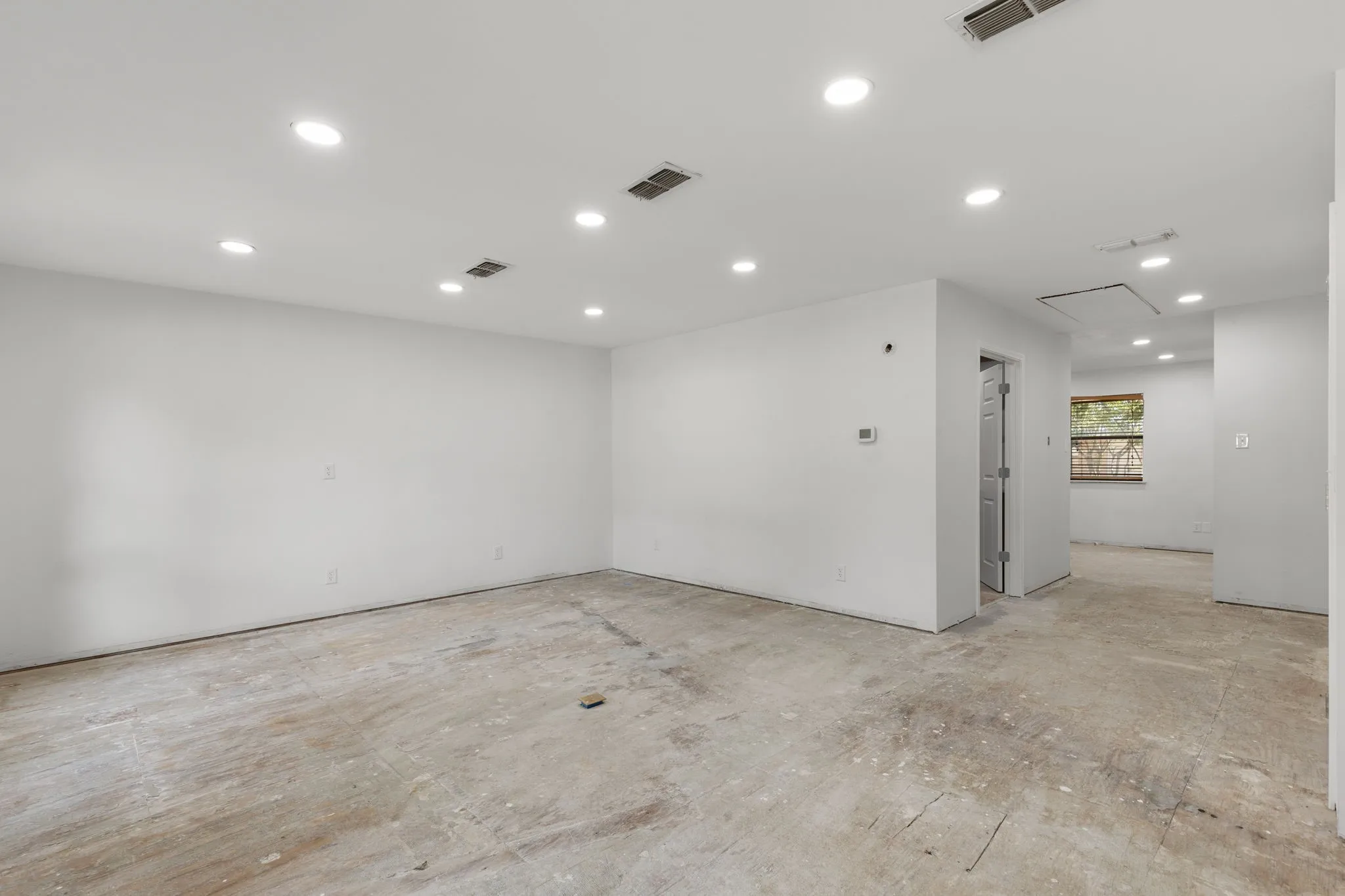 Office For Sale in Young County , 1317 East, Graham, Texas 76450, 0, 0, Garage spaces, 0 Sqft, built in 1983, mls#21407086, Real Estate Agent in Graham, Homes For Sale in Young county, Homes For Sale in Graham, Realtor in Graham Texas, Real Estate Brokerage Independent Realty Texas, Luminita Cordes Realtor