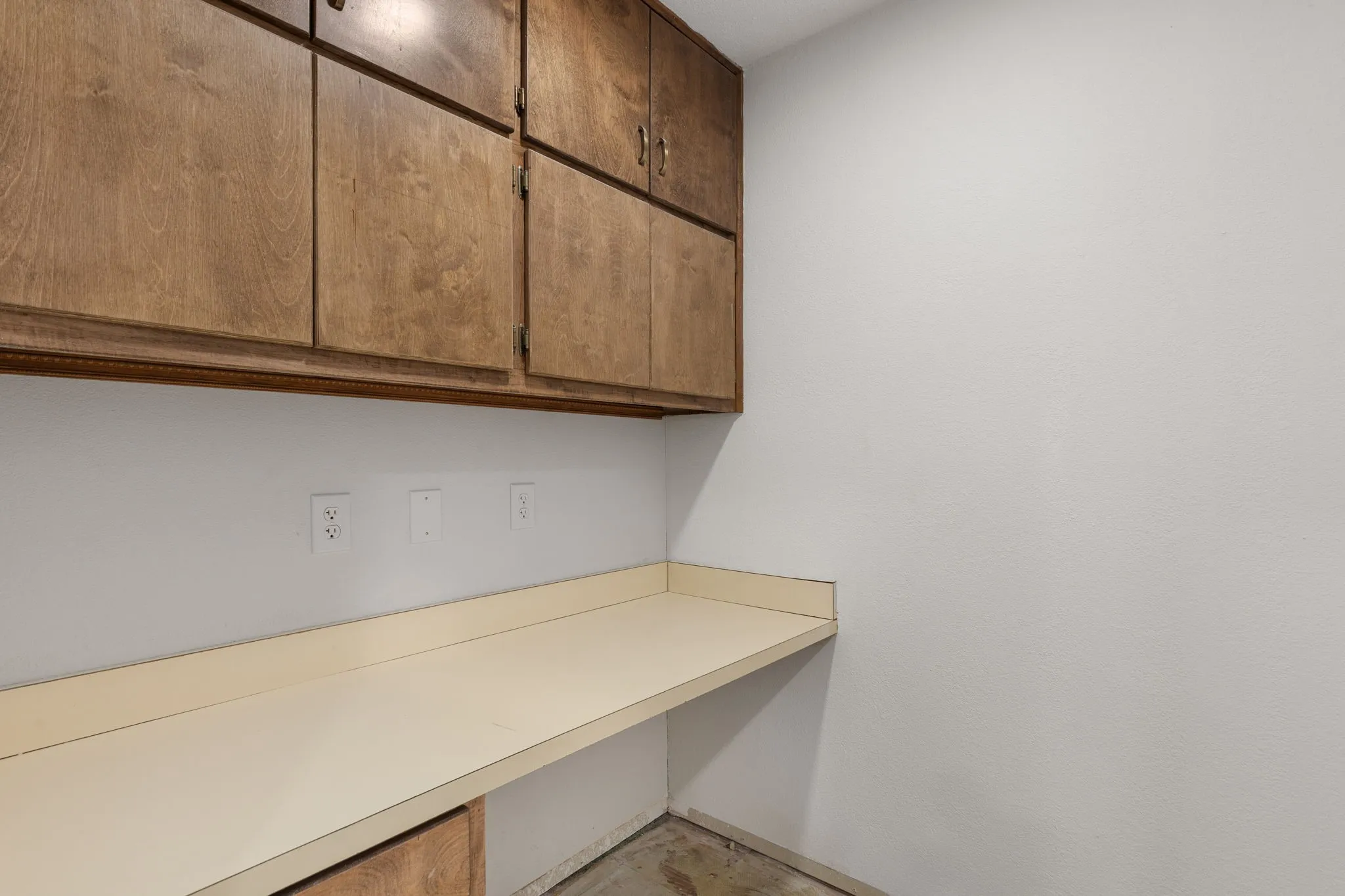 Office For Sale in Young County , 1317 East, Graham, Texas 76450, 0, 0, Garage spaces, 0 Sqft, built in 1983, mls#21407086, Real Estate Agent in Graham, Homes For Sale in Young county, Homes For Sale in Graham, Realtor in Graham Texas, Real Estate Brokerage Independent Realty Texas, Luminita Cordes Realtor
