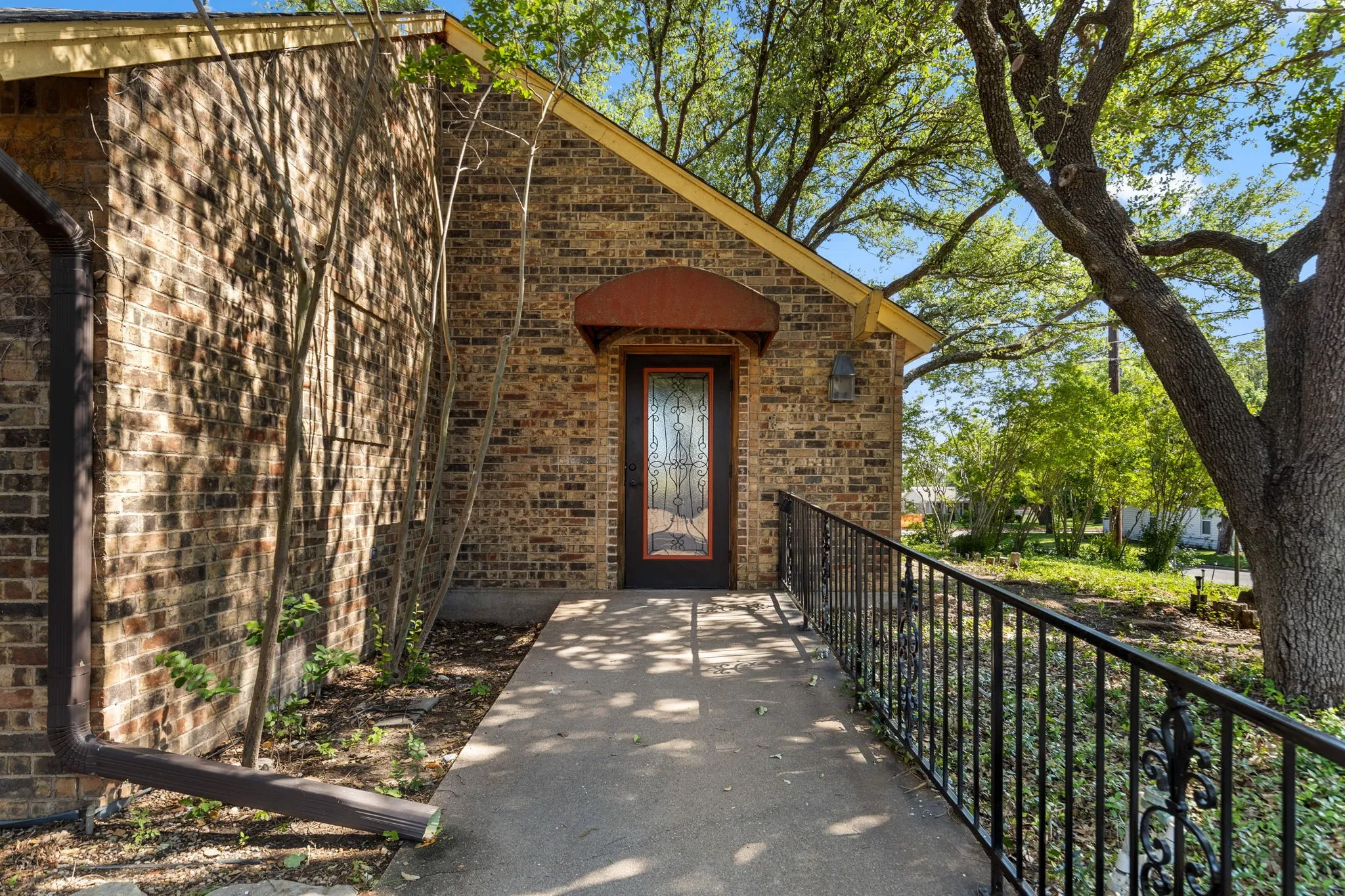Office For Sale in Young County , 1317 East, Graham, Texas 76450, 0, 0, Garage spaces, 0 Sqft, built in 1983, mls#21407086, Real Estate Agent in Graham, Homes For Sale in Young county, Homes For Sale in Graham, Realtor in Graham Texas, Real Estate Brokerage Independent Realty Texas, Luminita Cordes Realtor